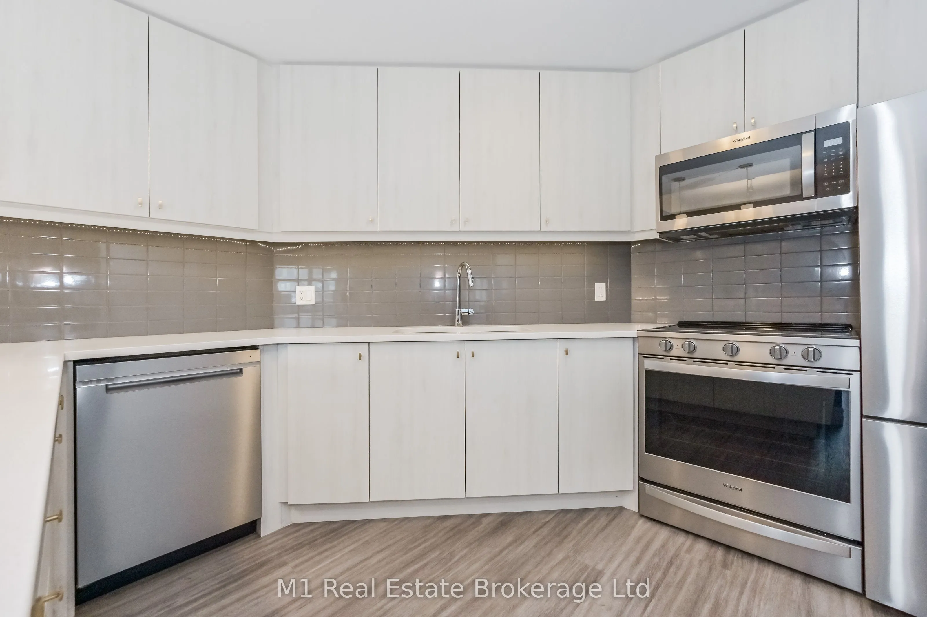19 Stumpf Street, #101