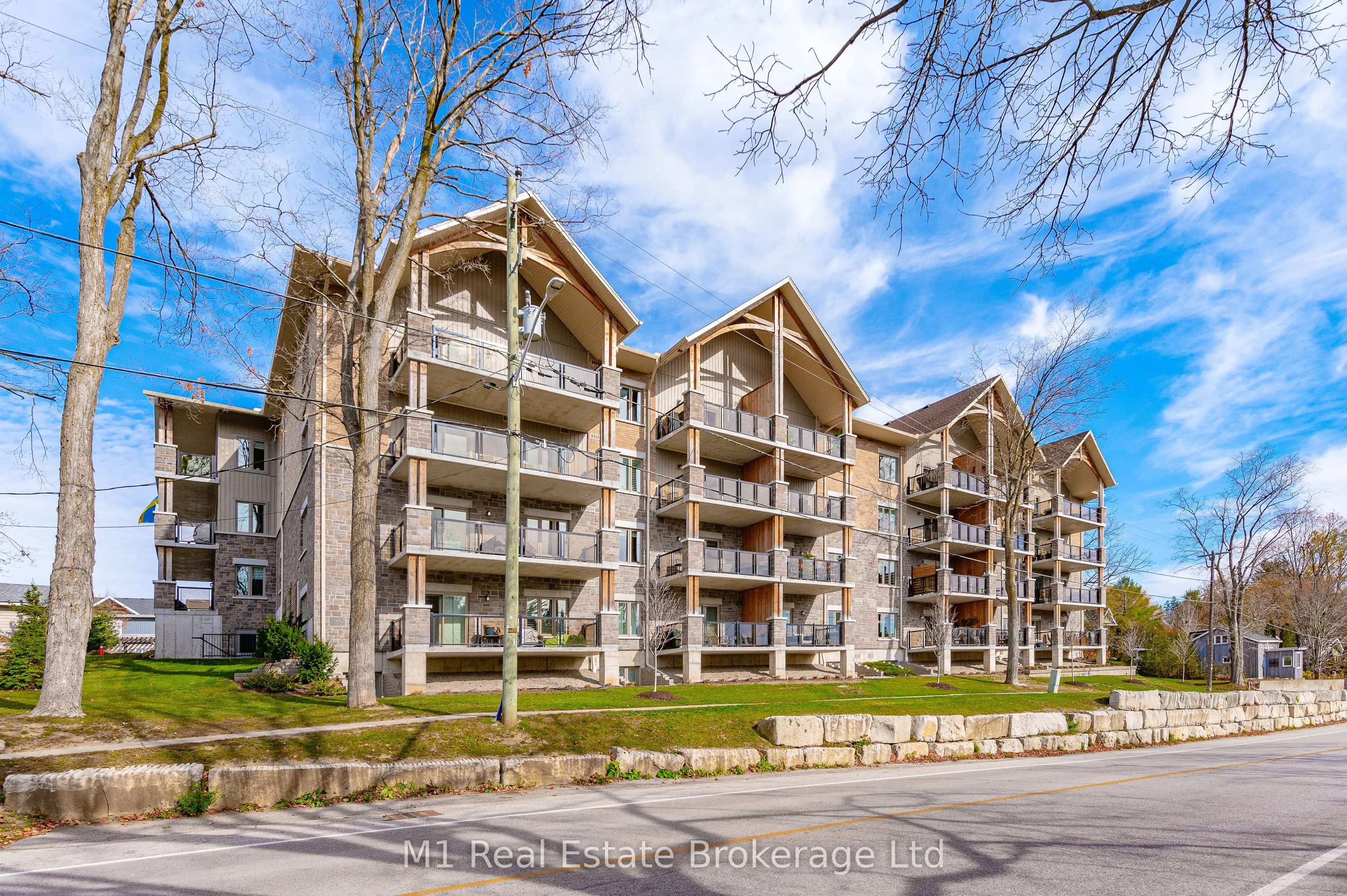 19 Stumpf Street, #101