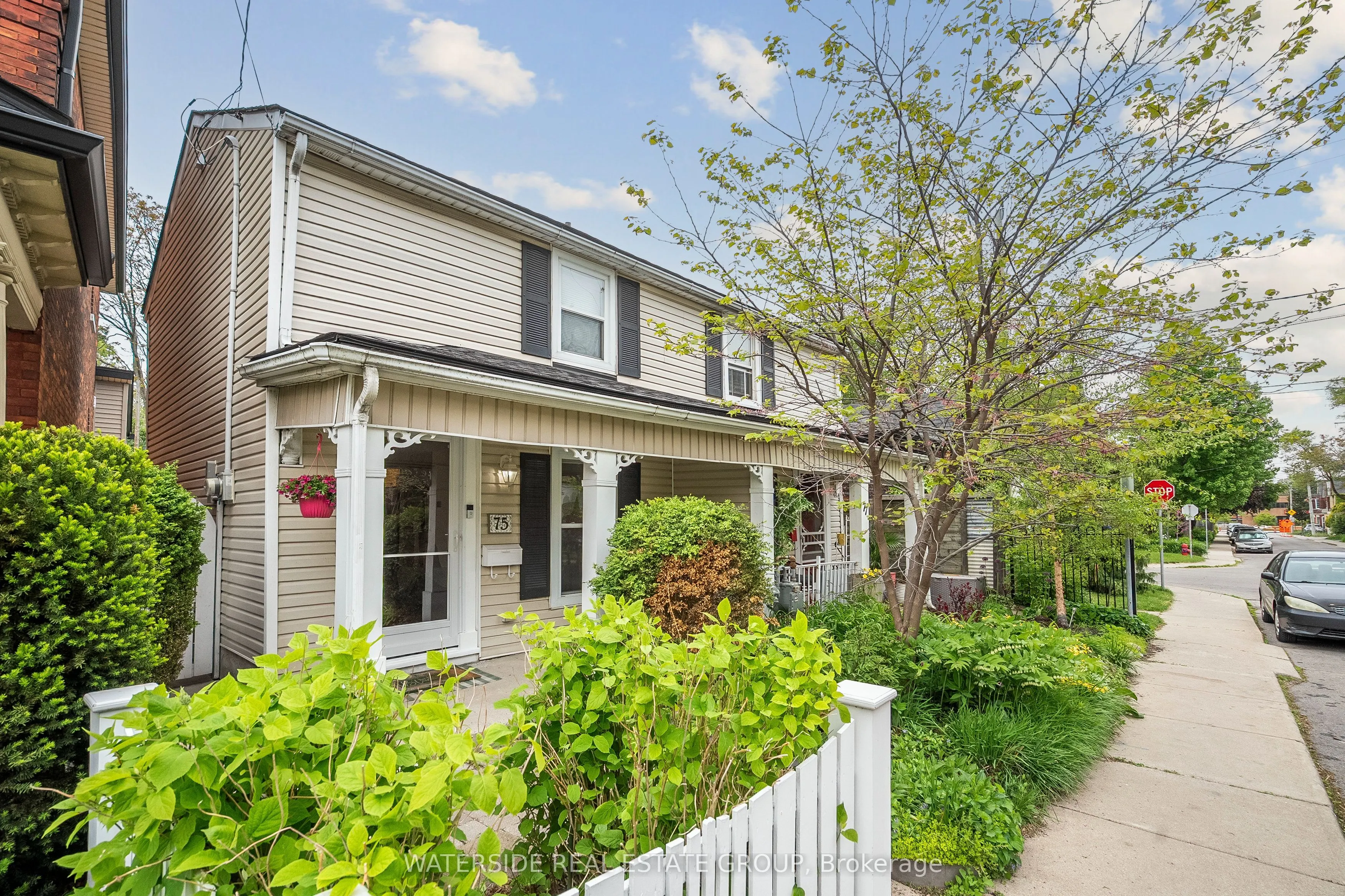 75 Ray Street N