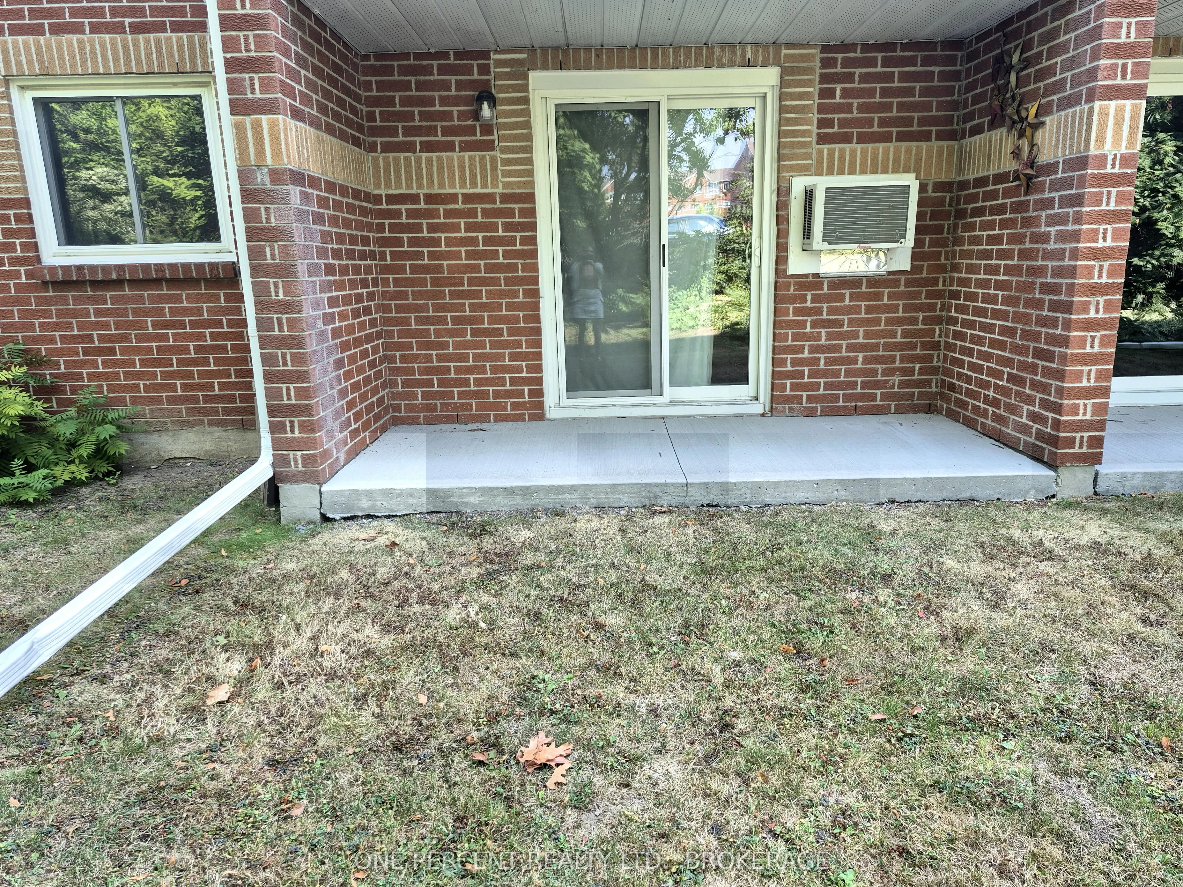 561 Armstrong Road, #116