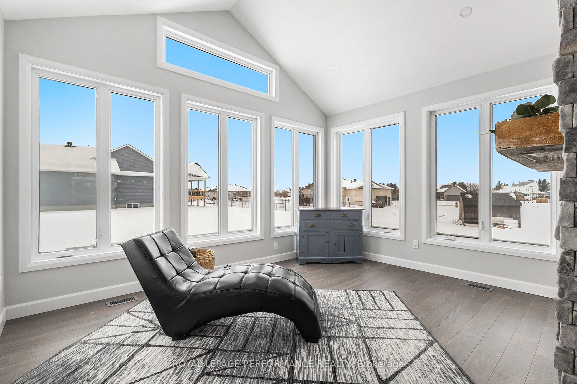 209 Des Violettes Street