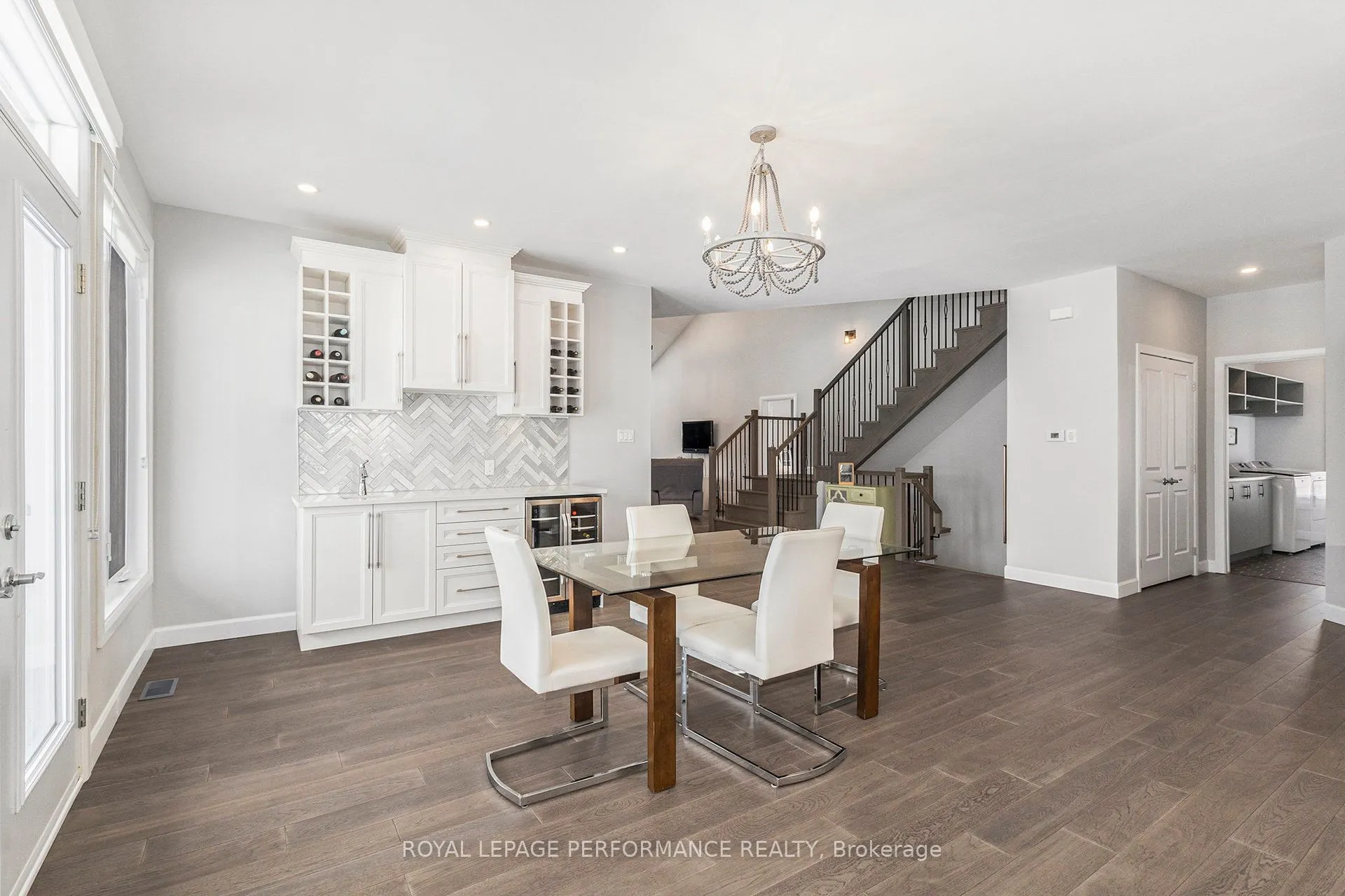 209 Des Violettes Street