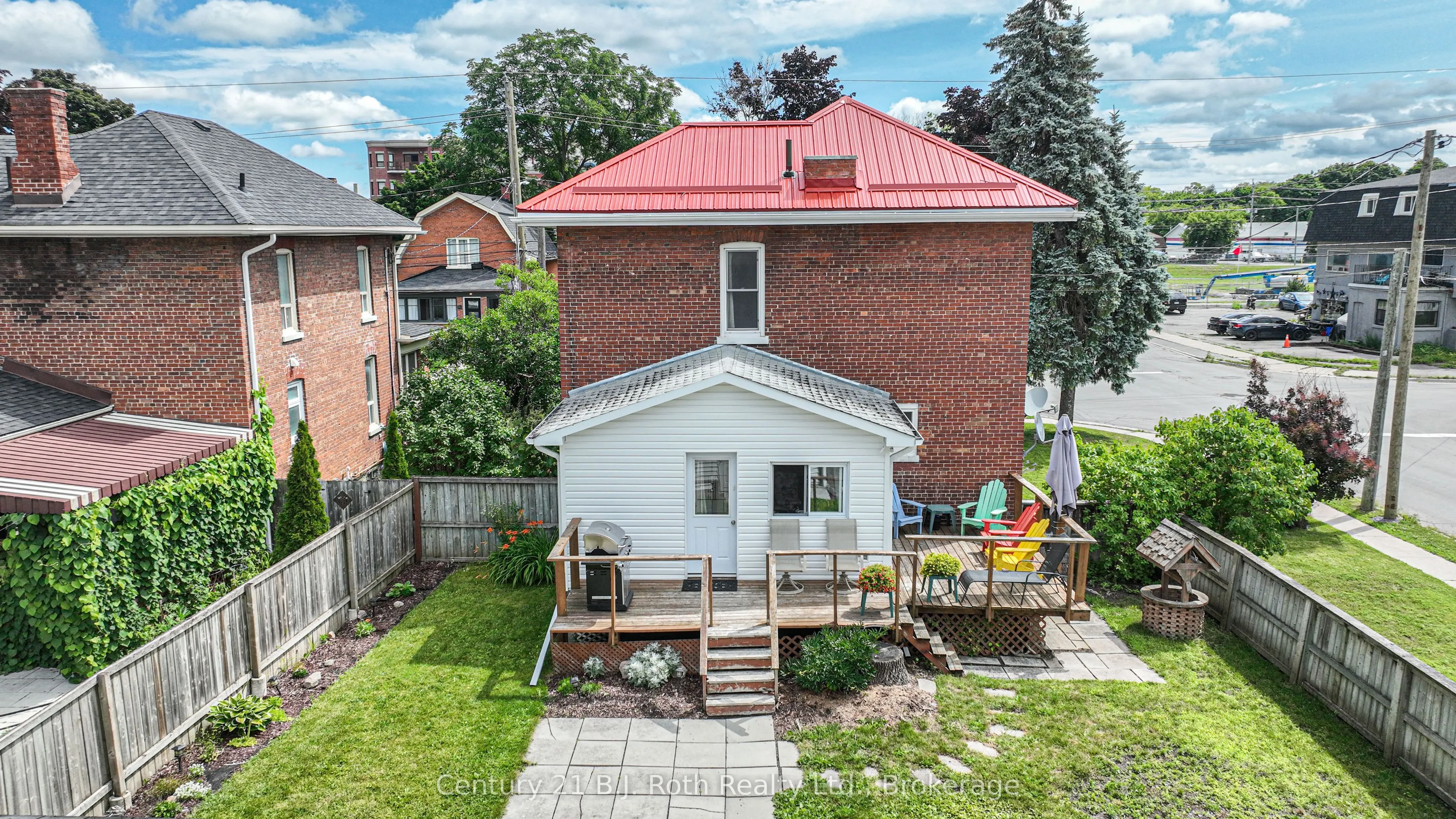 33 Sussex Street S
