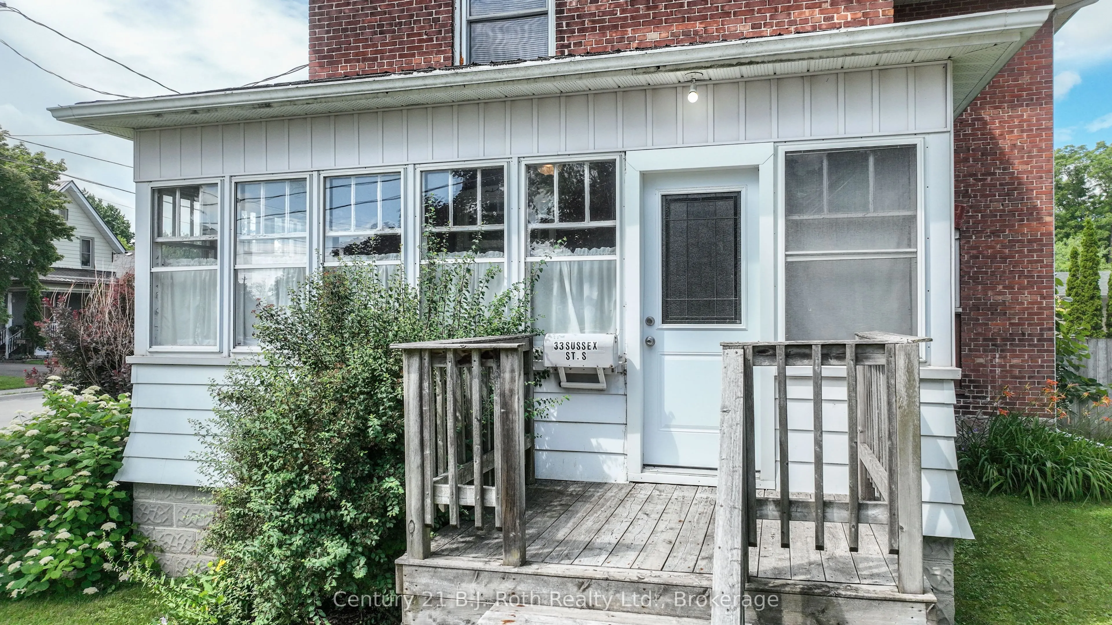 33 Sussex Street S