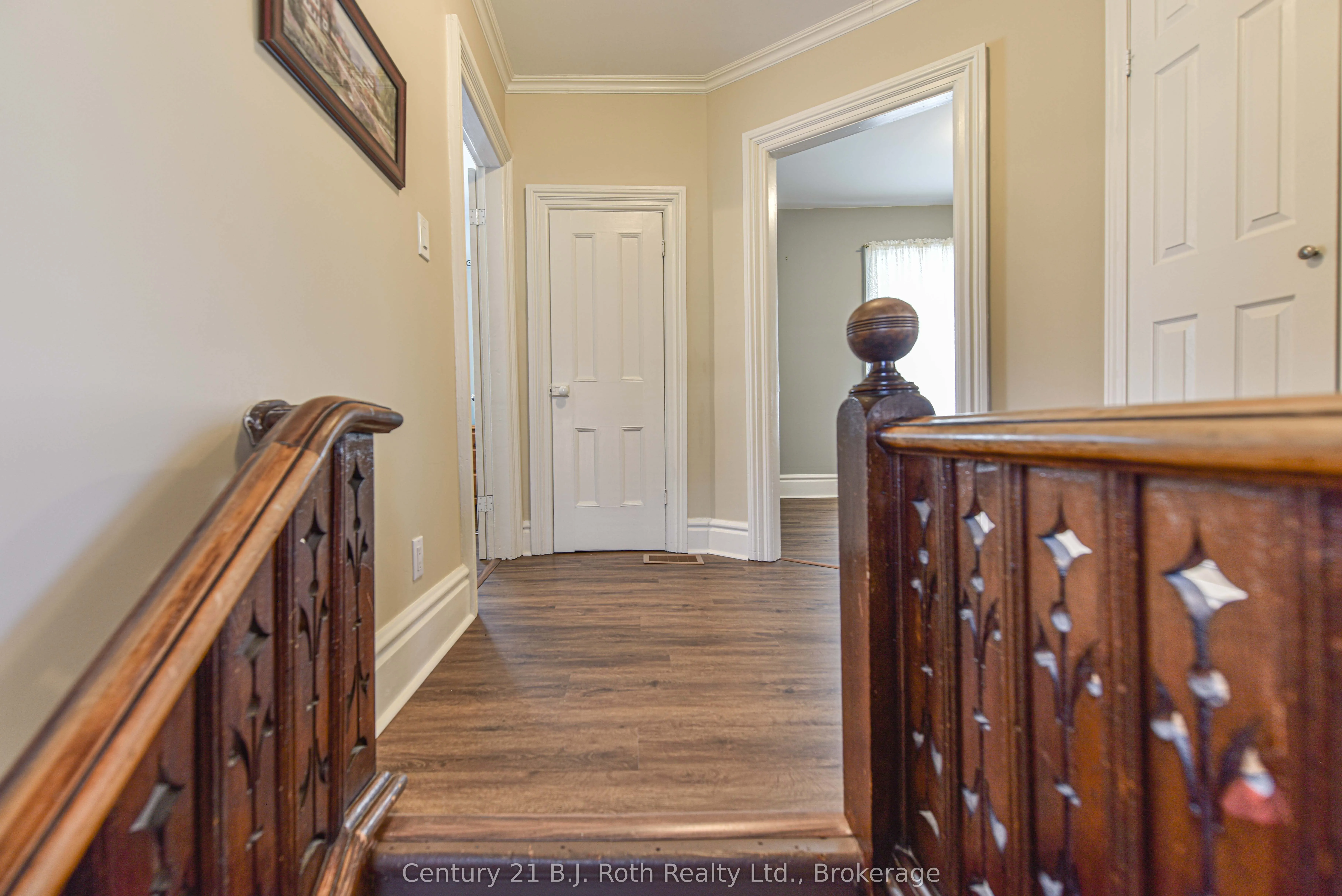 33 Sussex Street S