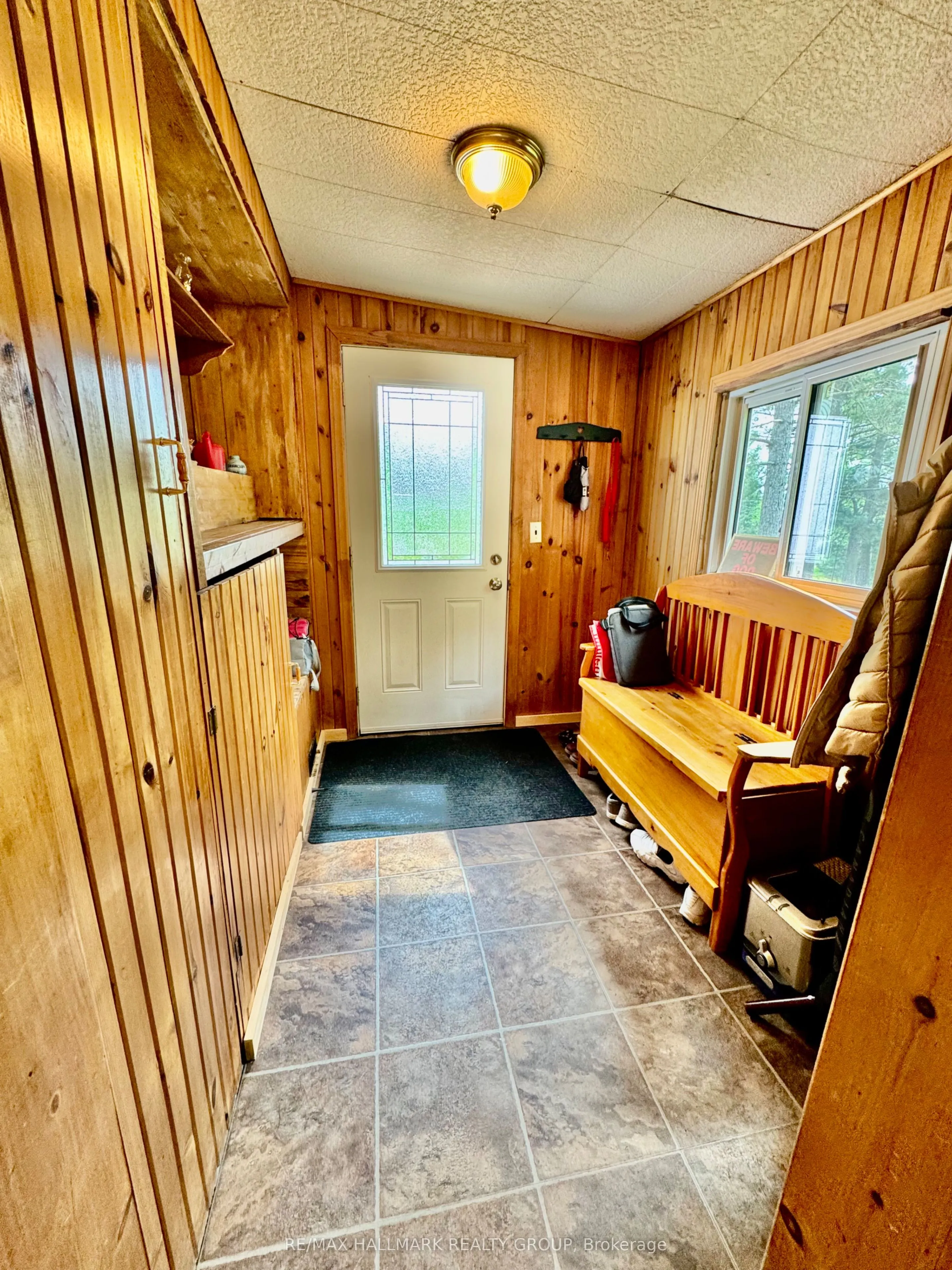 1039 Long Lake Road