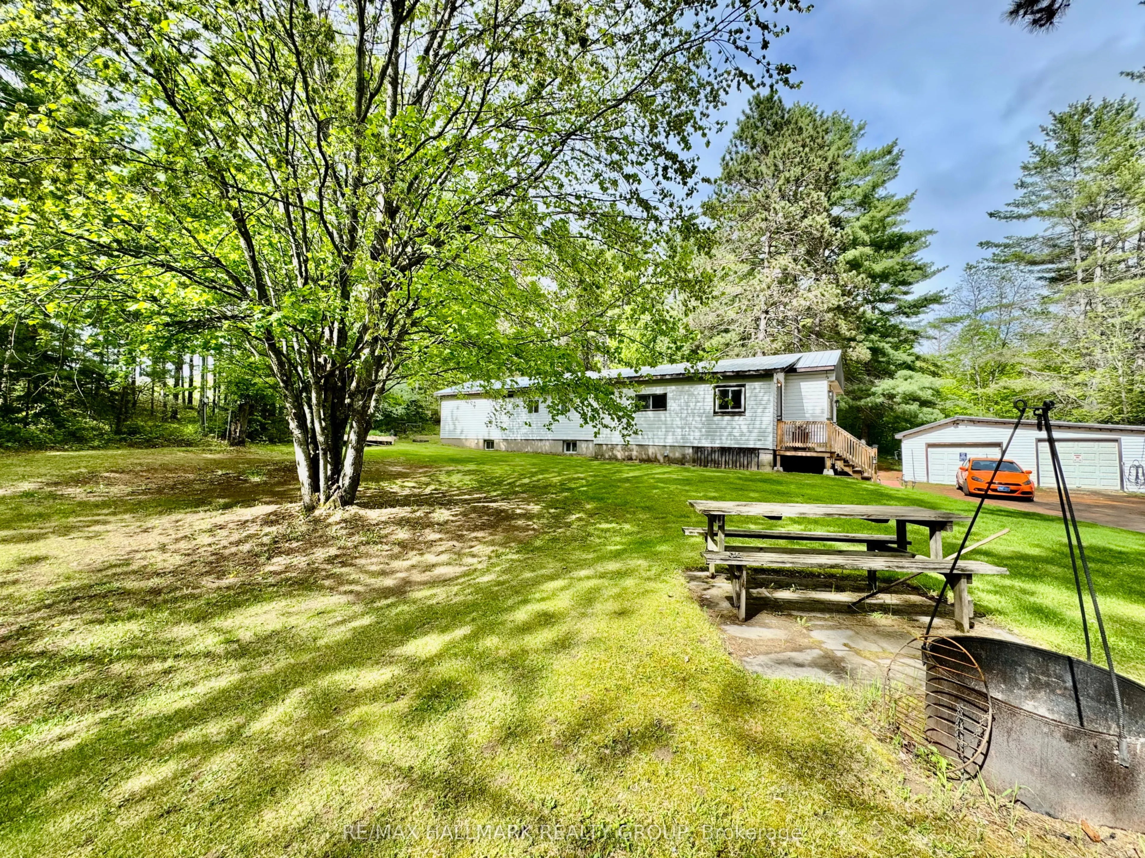 1039 Long Lake Road