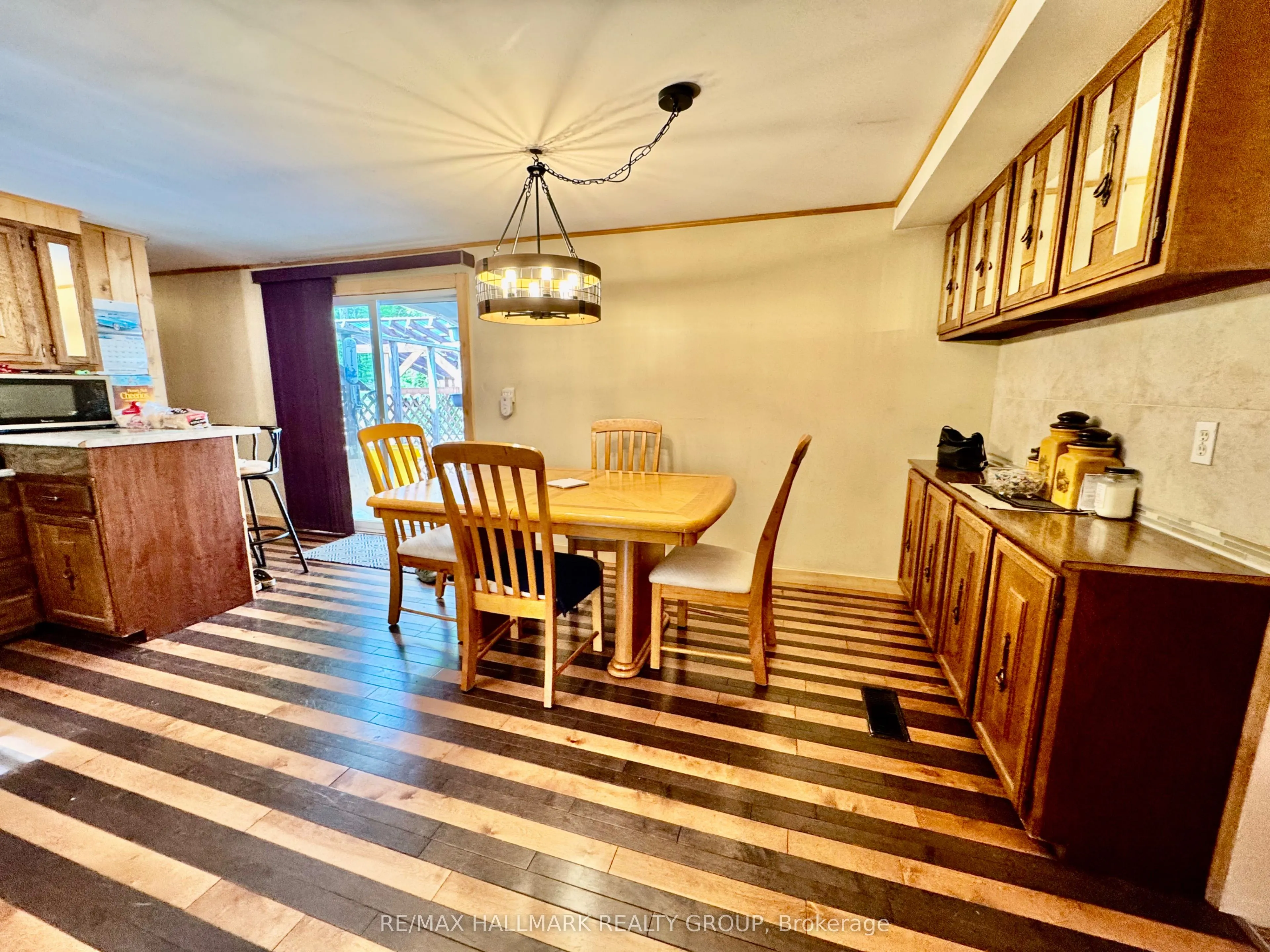 1039 Long Lake Road
