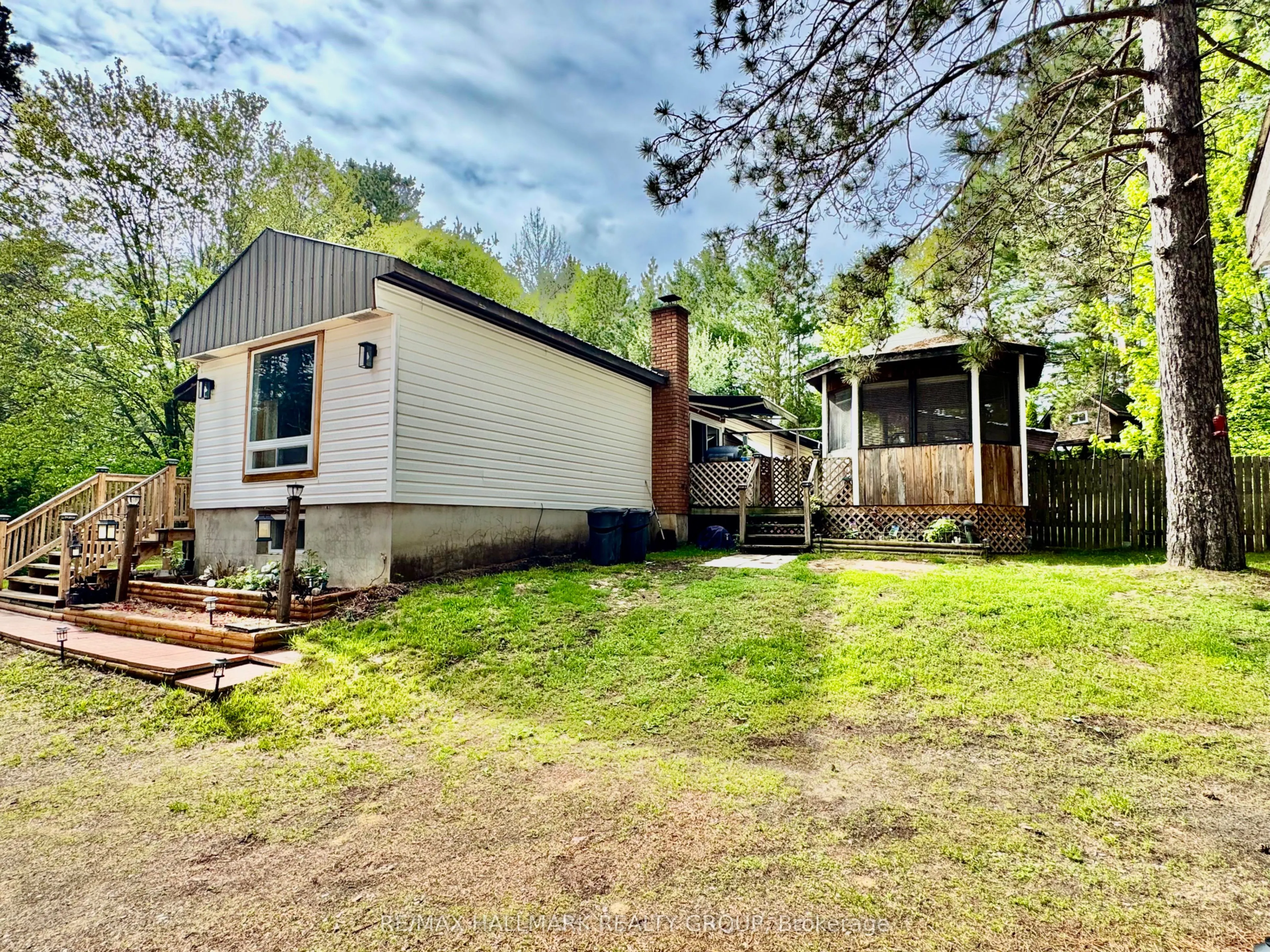 1039 Long Lake Road
