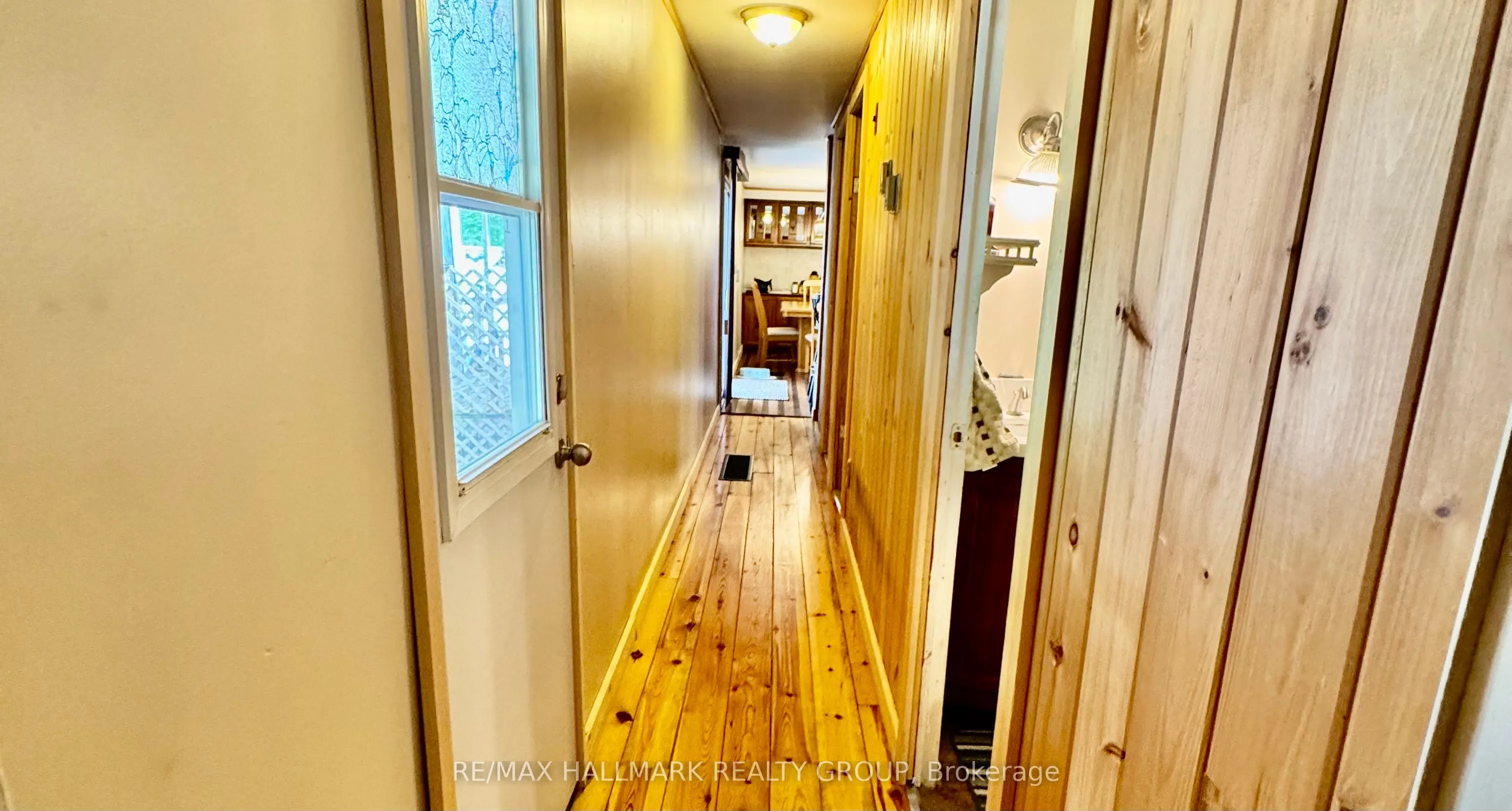 1039 Long Lake Road