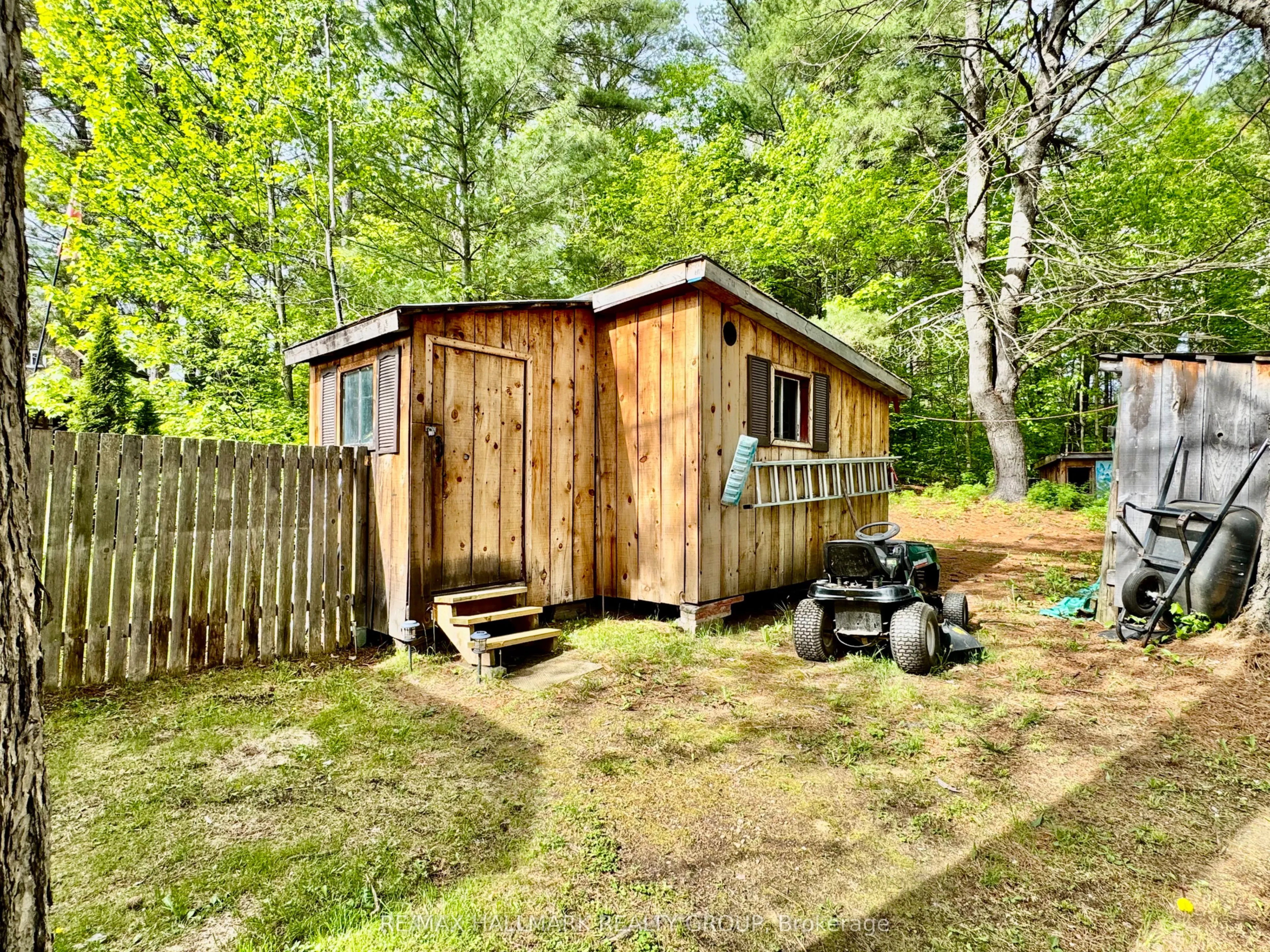 1039 Long Lake Road