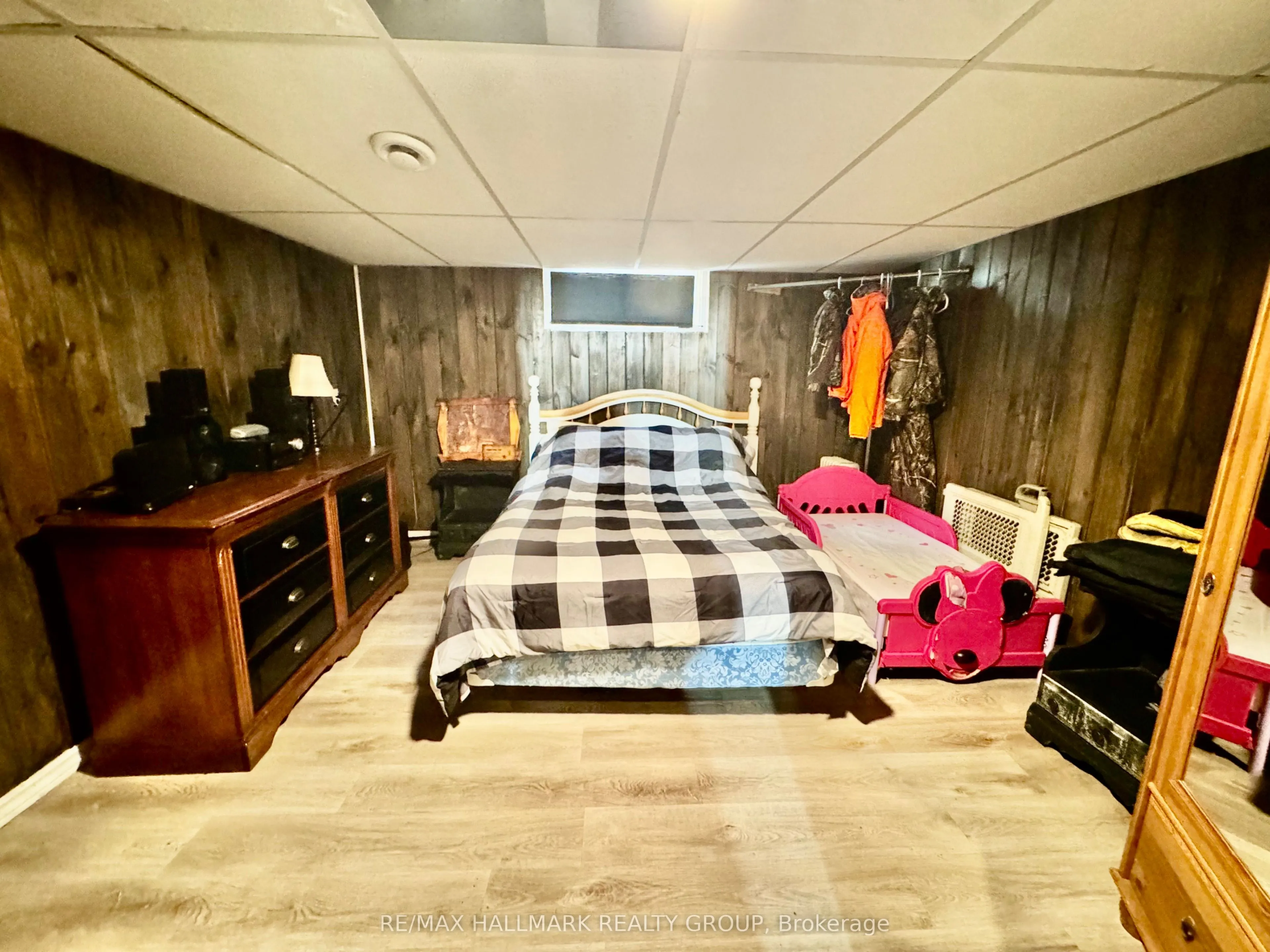 1039 Long Lake Road