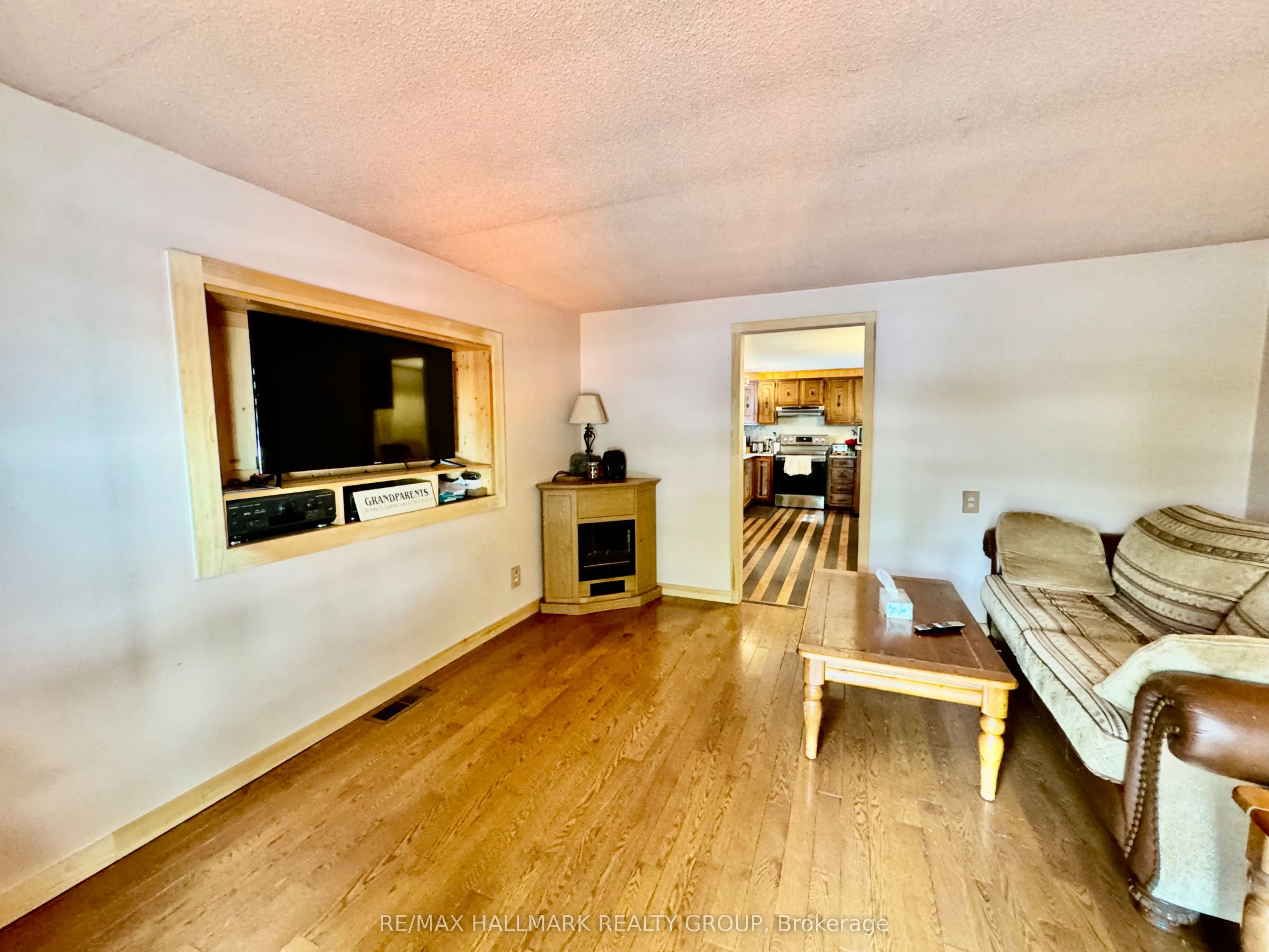 1039 Long Lake Road