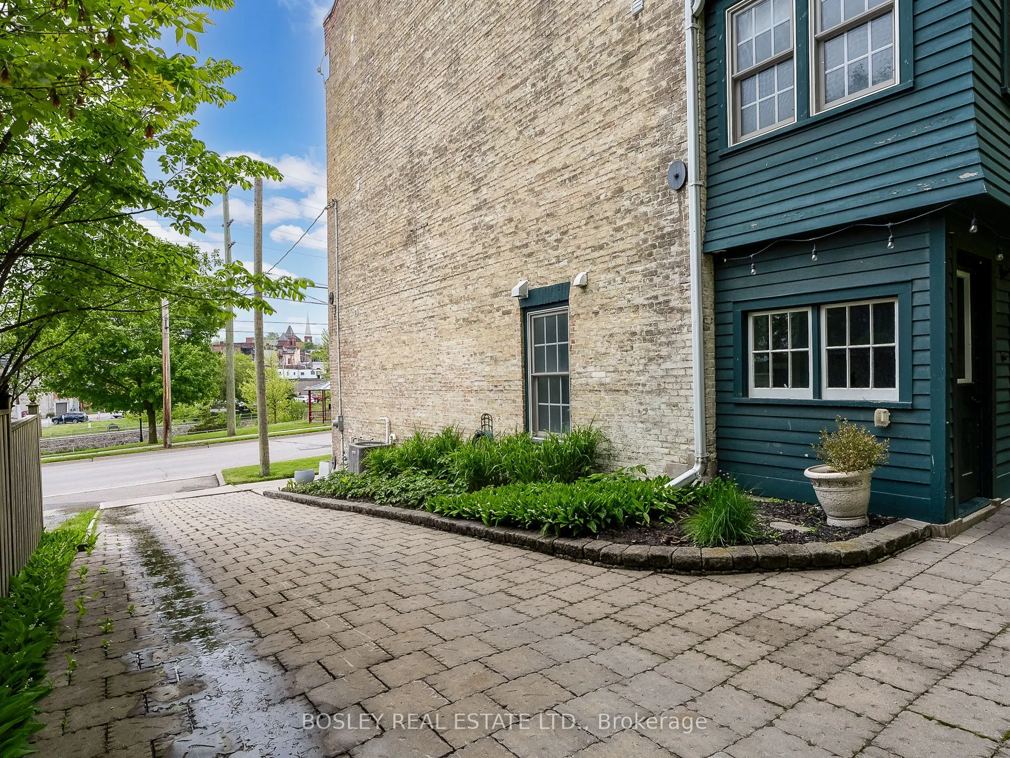 37 Mill Street N