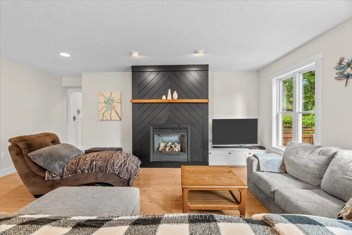 215 Deruiter Drive