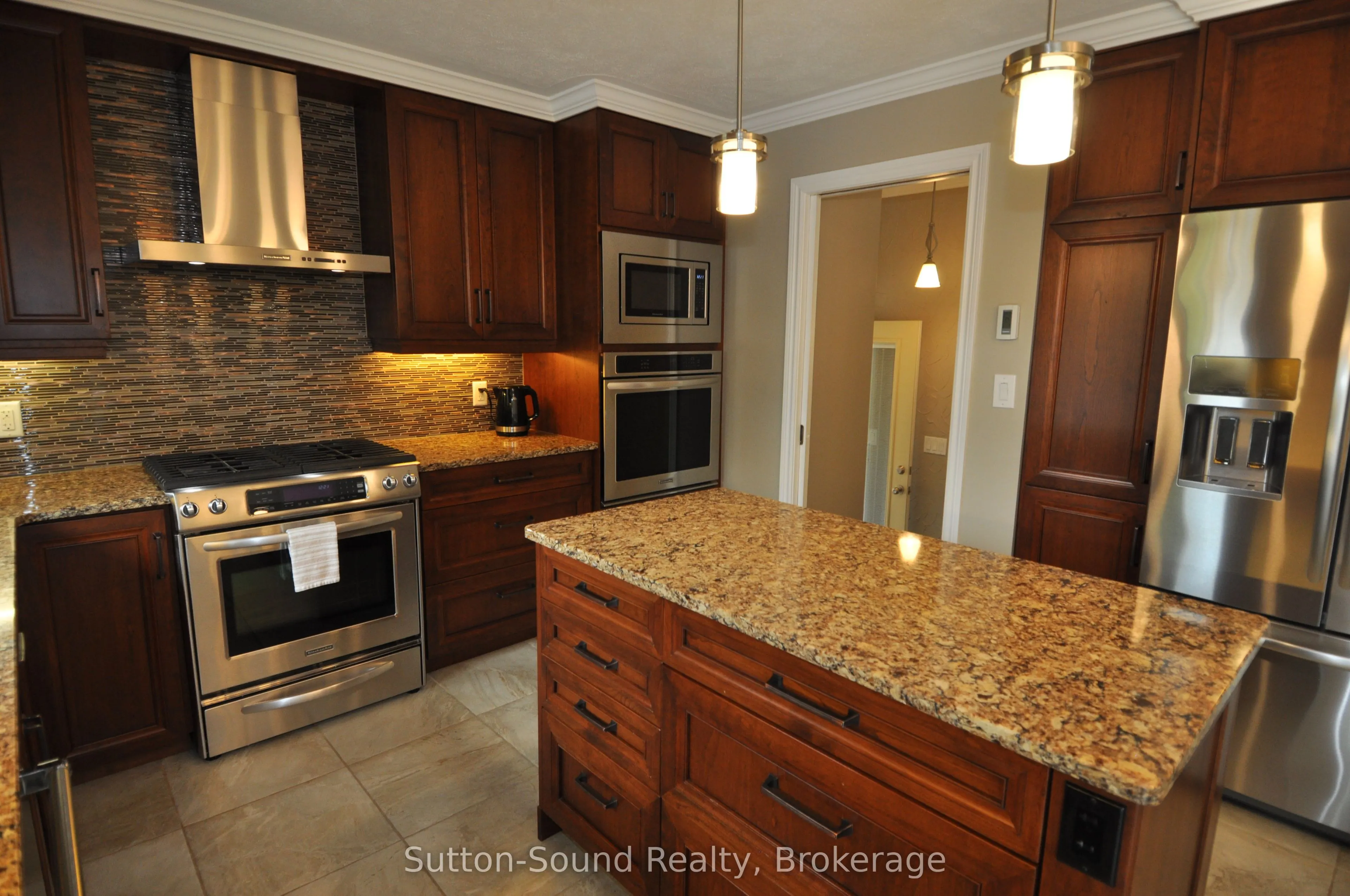 635 26th Street W