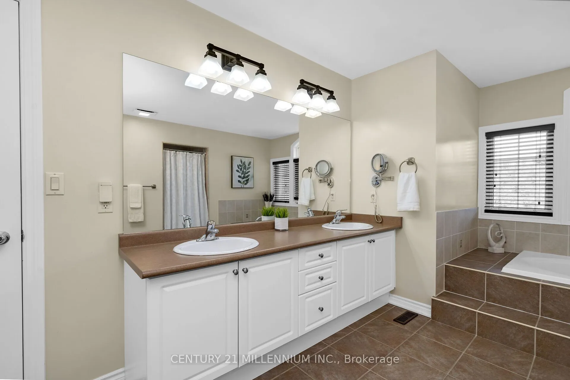 15 Upper Canada Drive