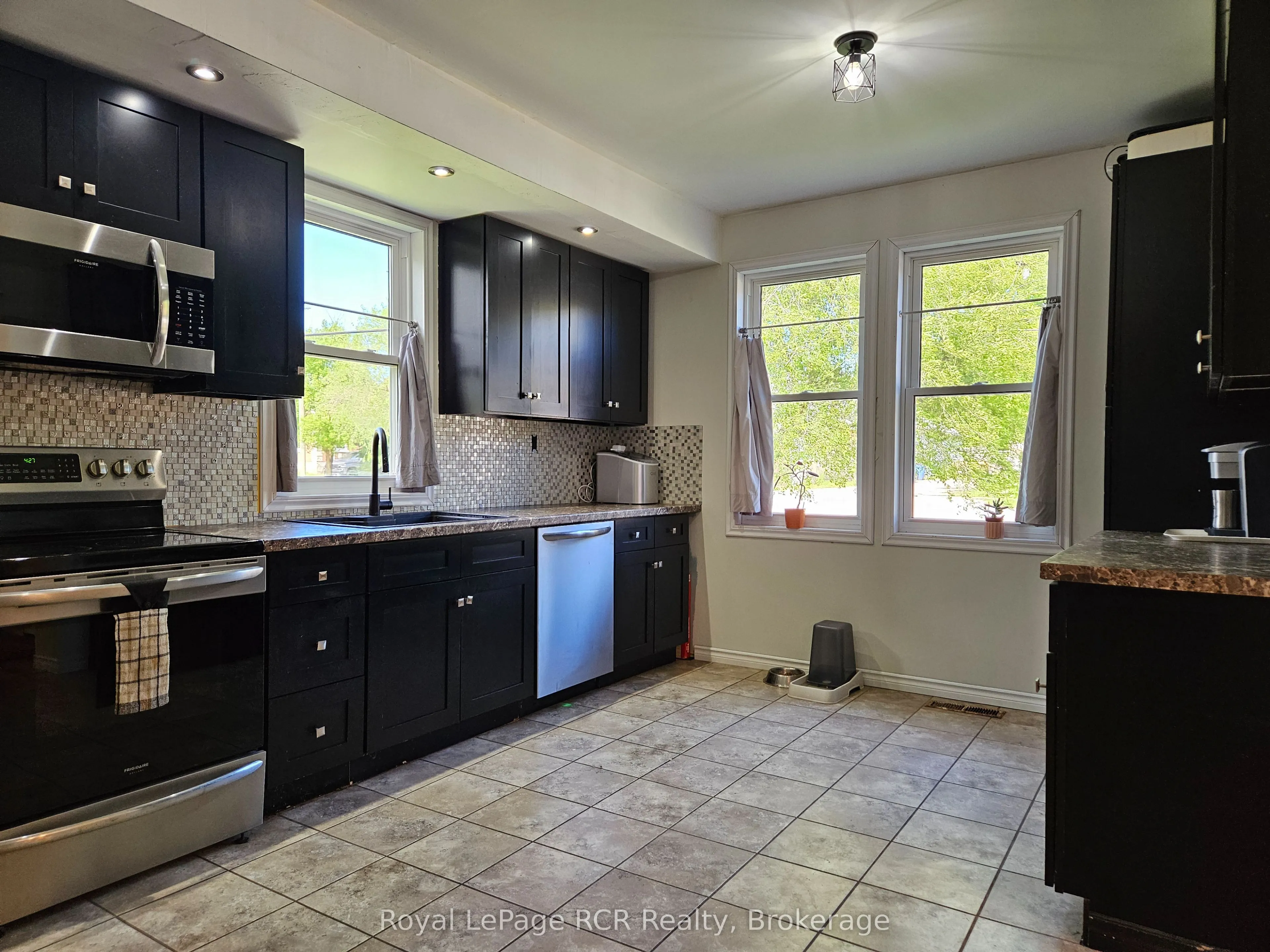 136228 Grey Road 40 Road