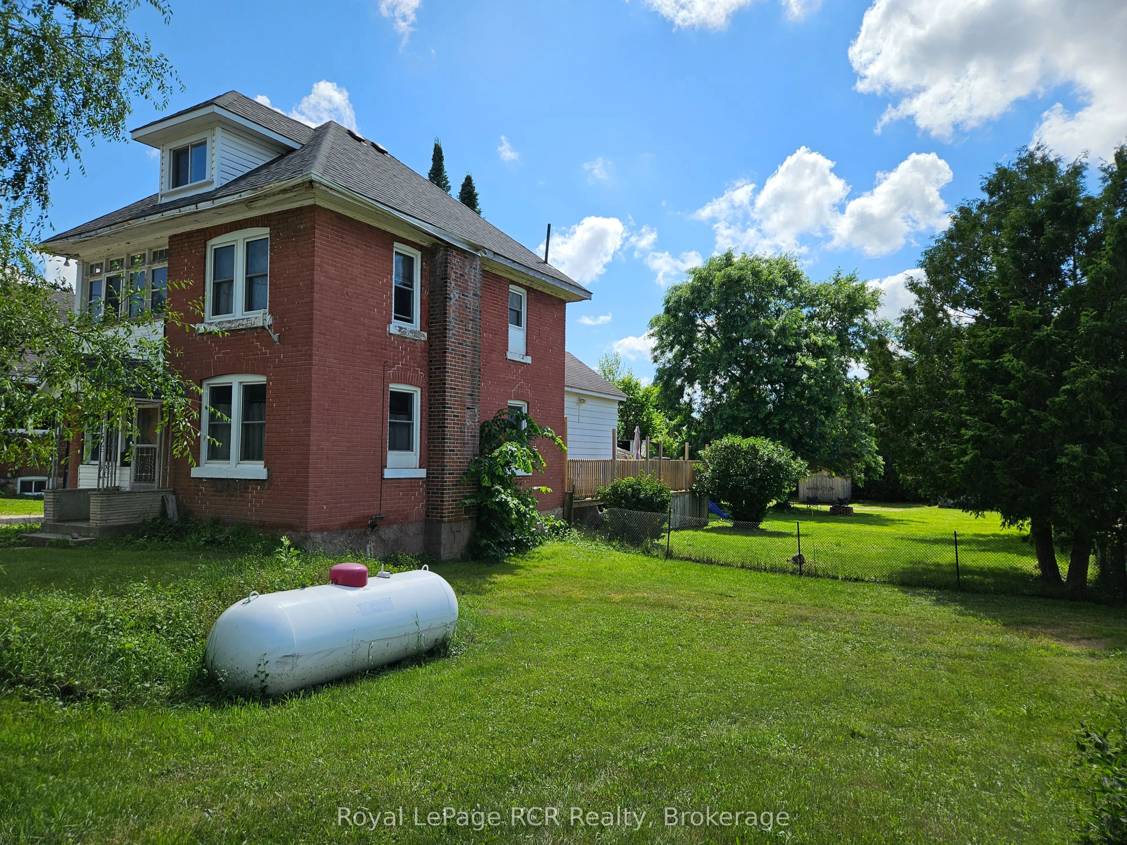 136228 Grey Road 40 Road
