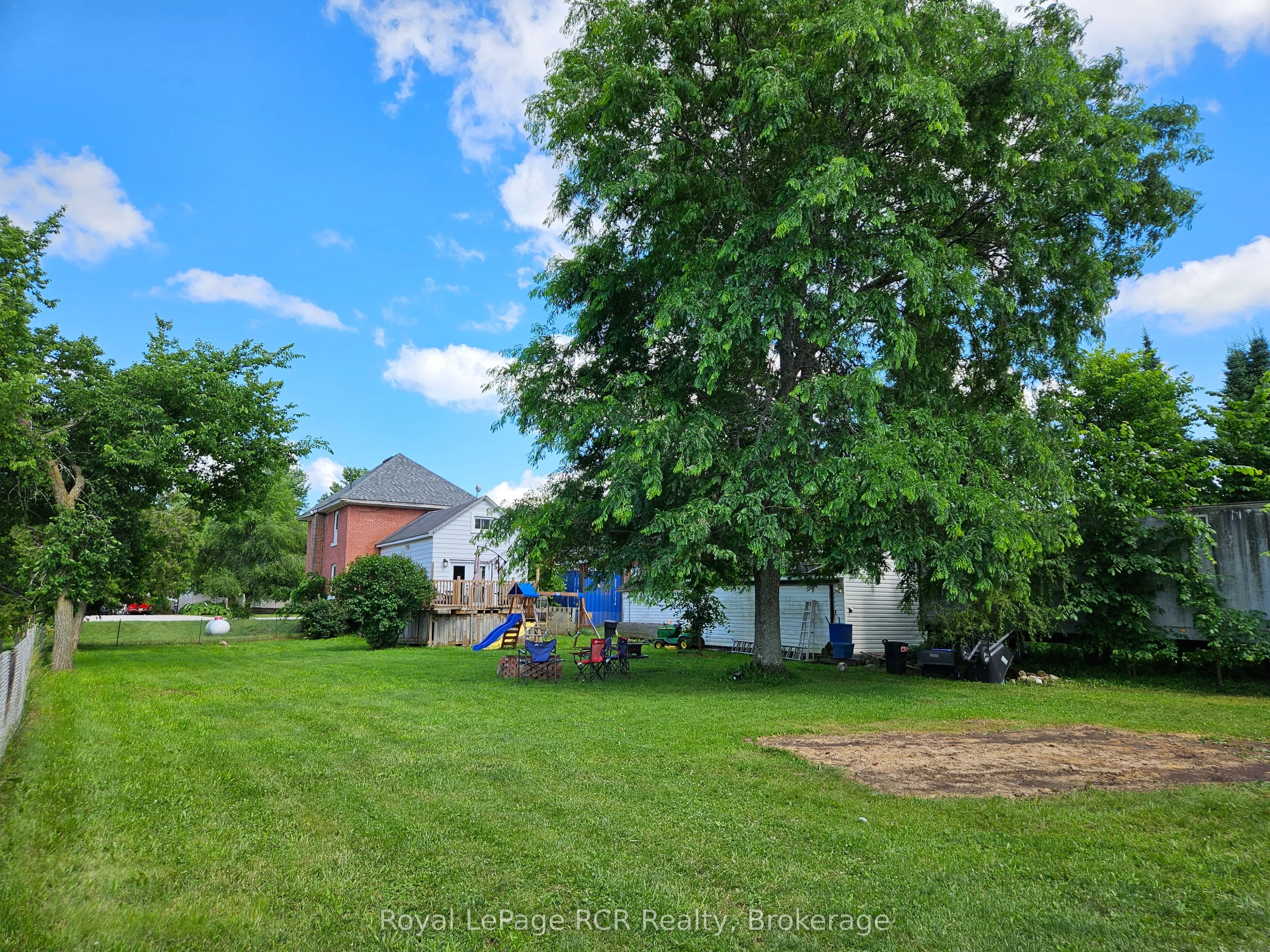 136228 Grey Road 40 Road