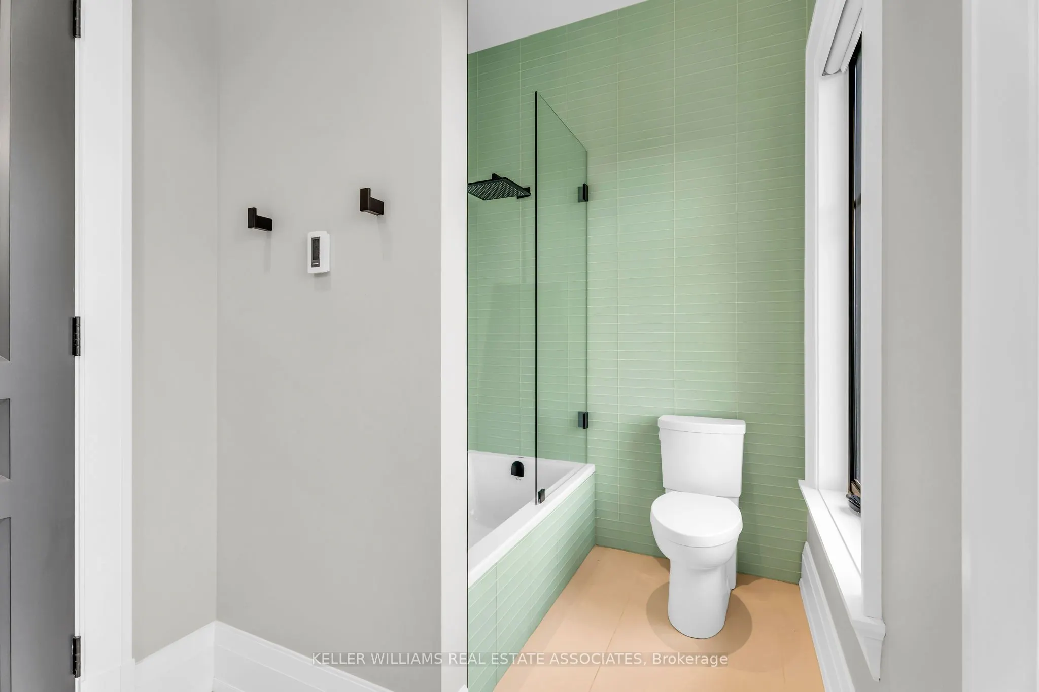 373227 6th Line