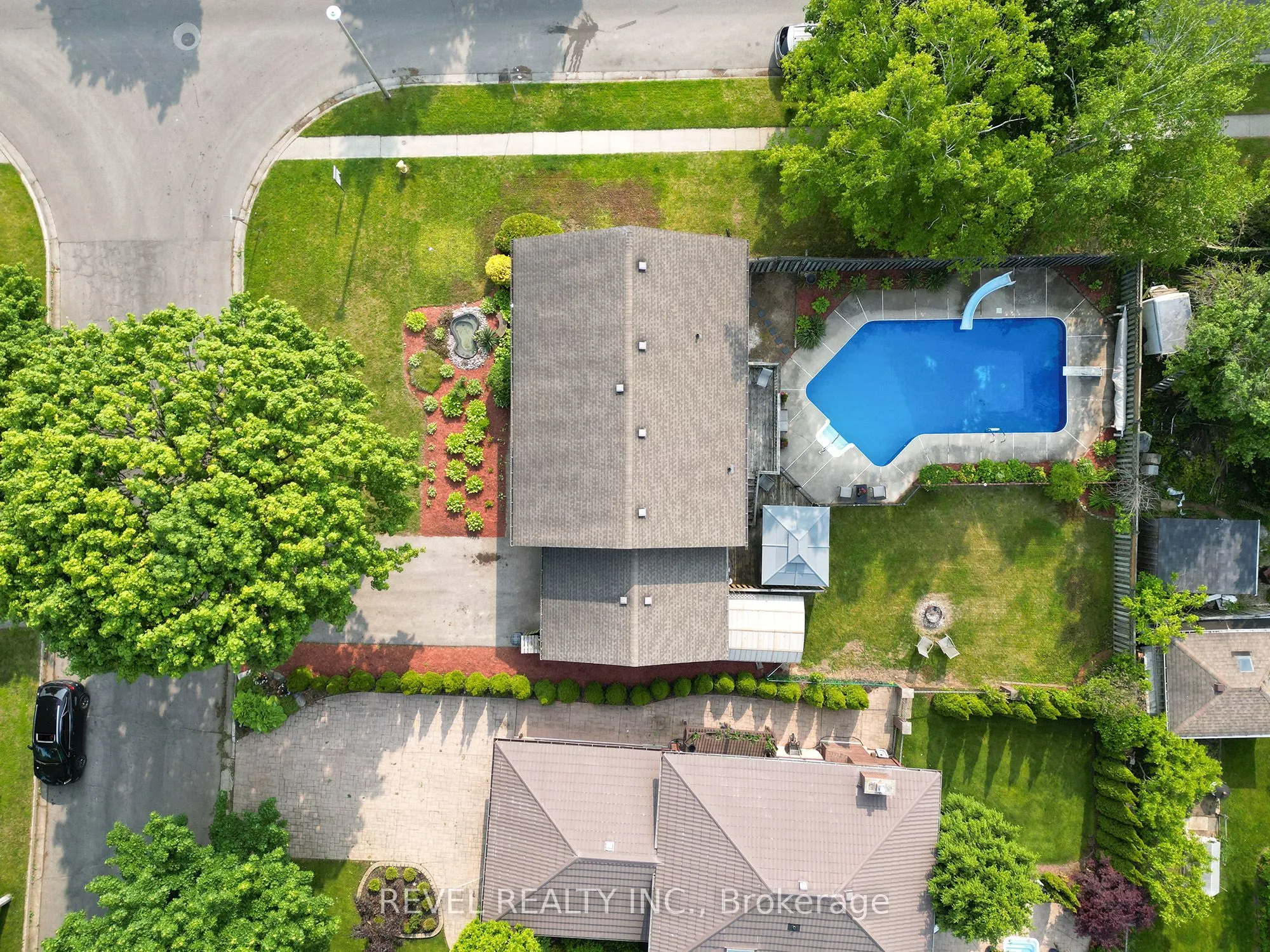 6 Berkley Crescent