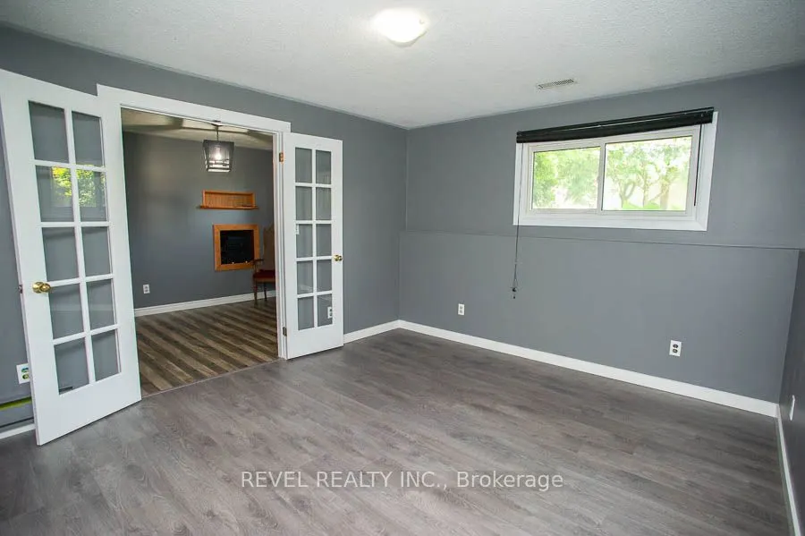 6 Berkley Crescent