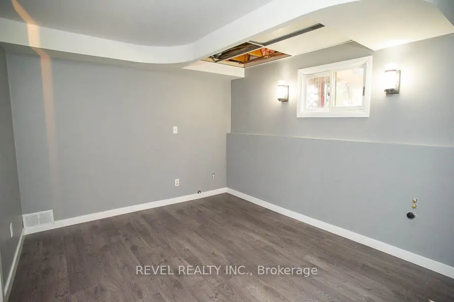 6 Berkley Crescent