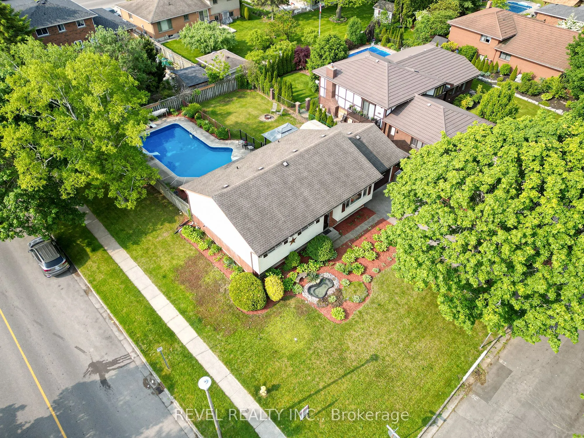 6 Berkley Crescent