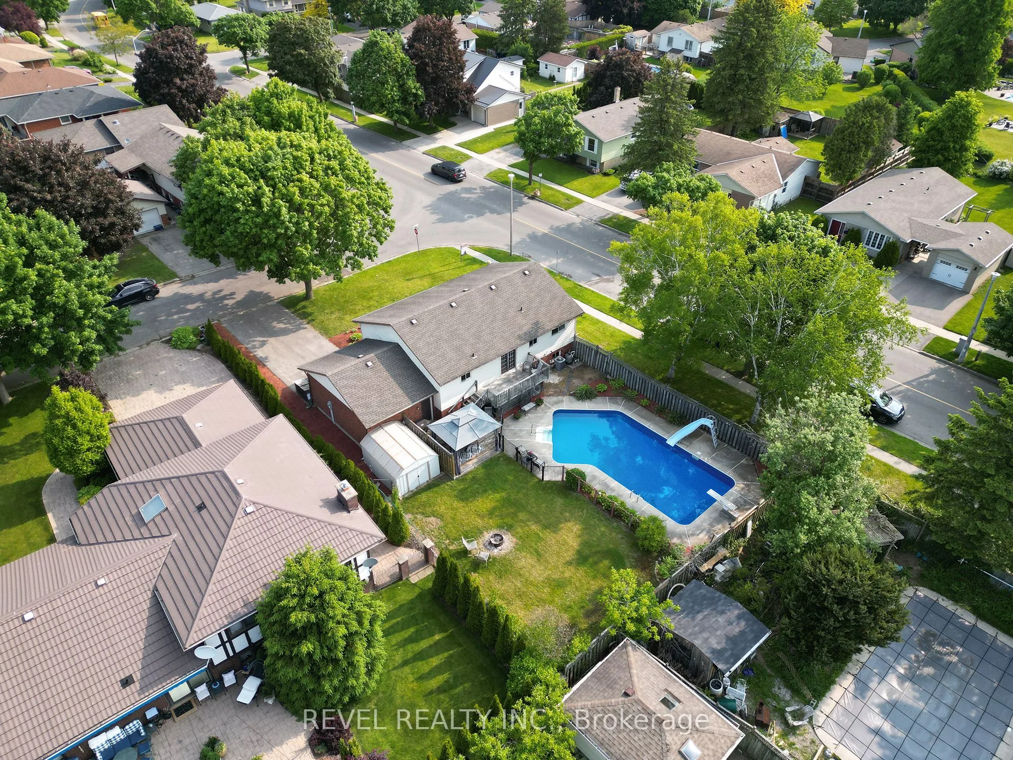 6 Berkley Crescent