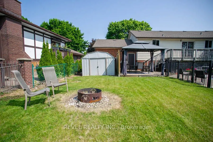 6 Berkley Crescent