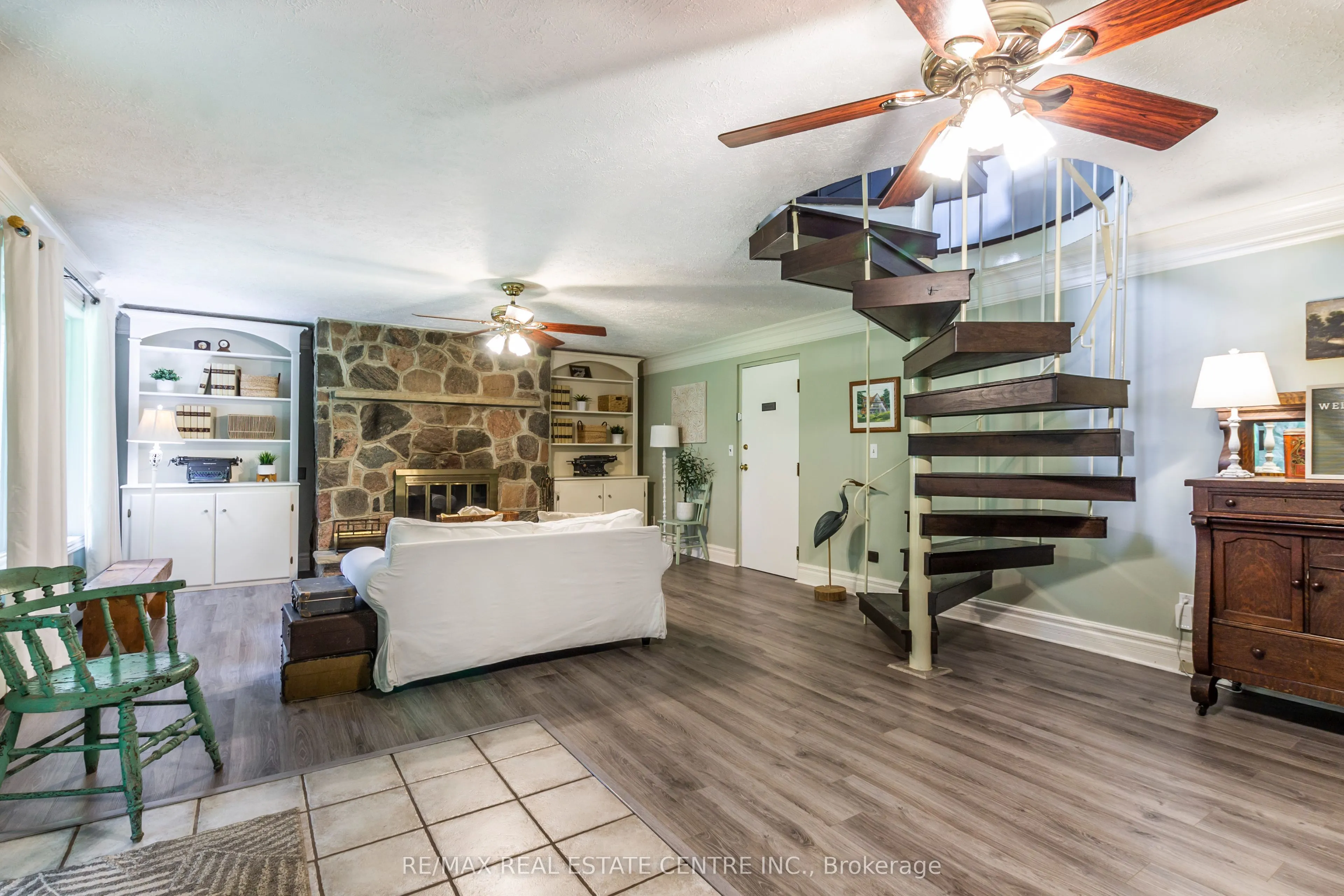 6607 Ellis Road