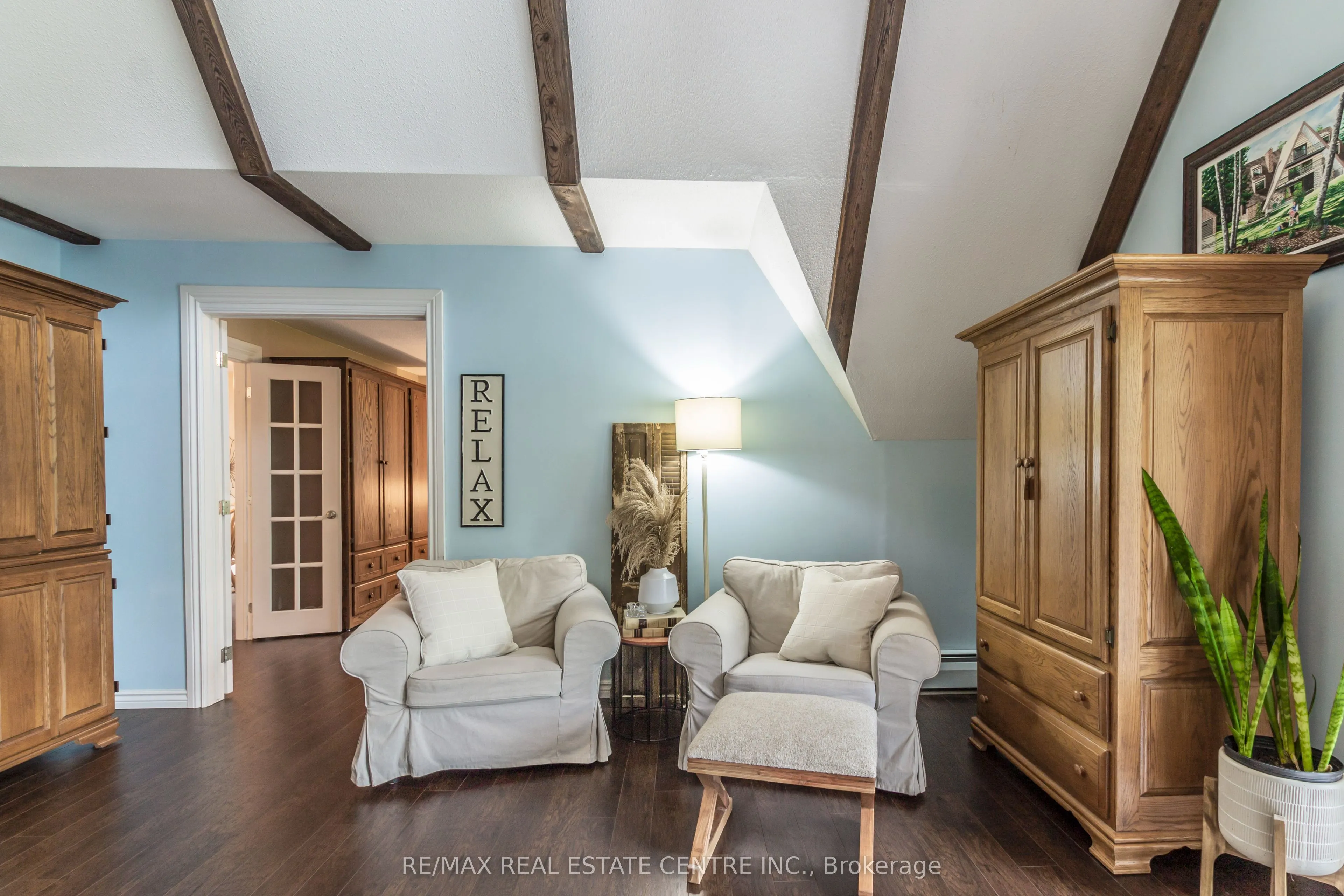 6607 Ellis Road