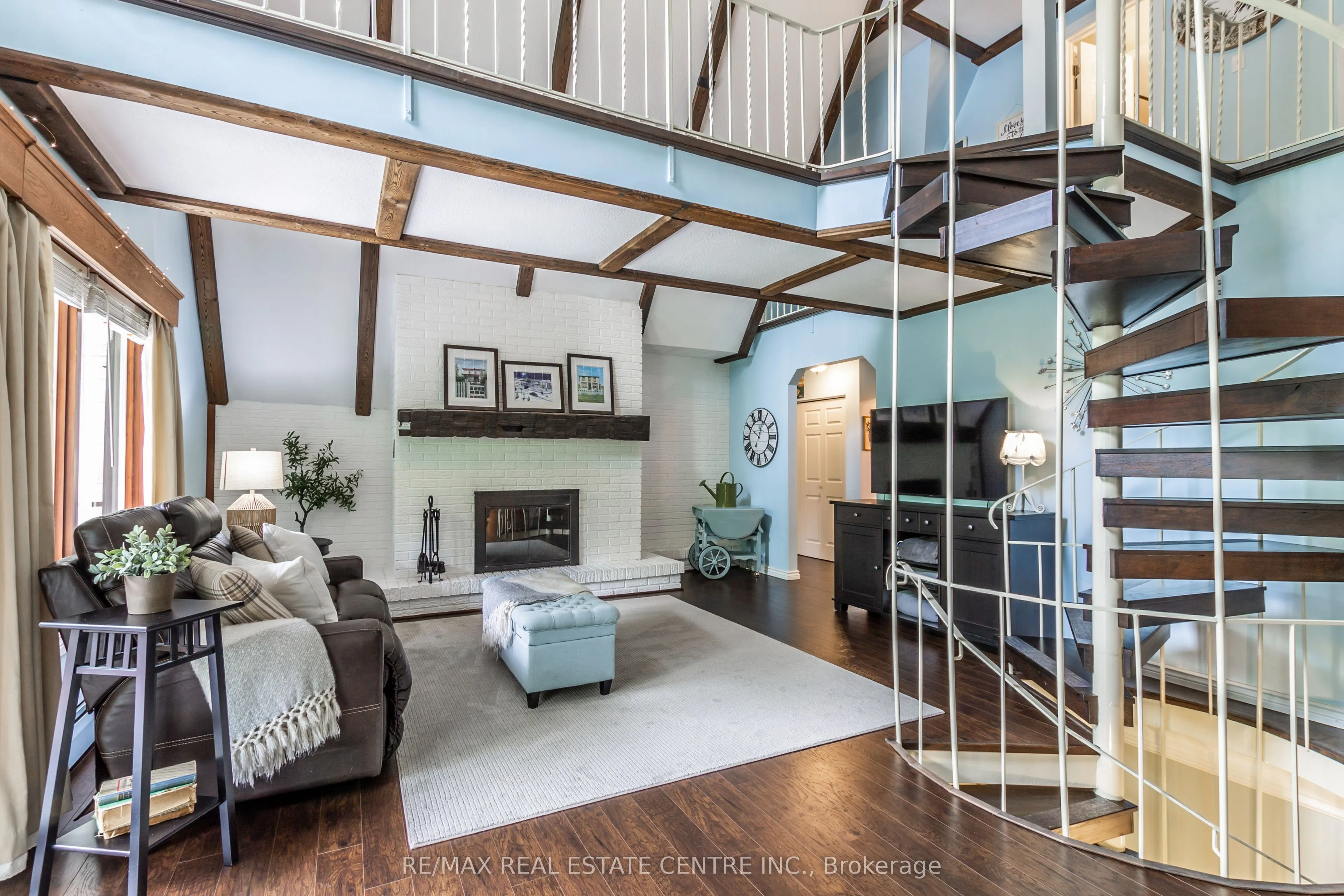 6607 Ellis Road