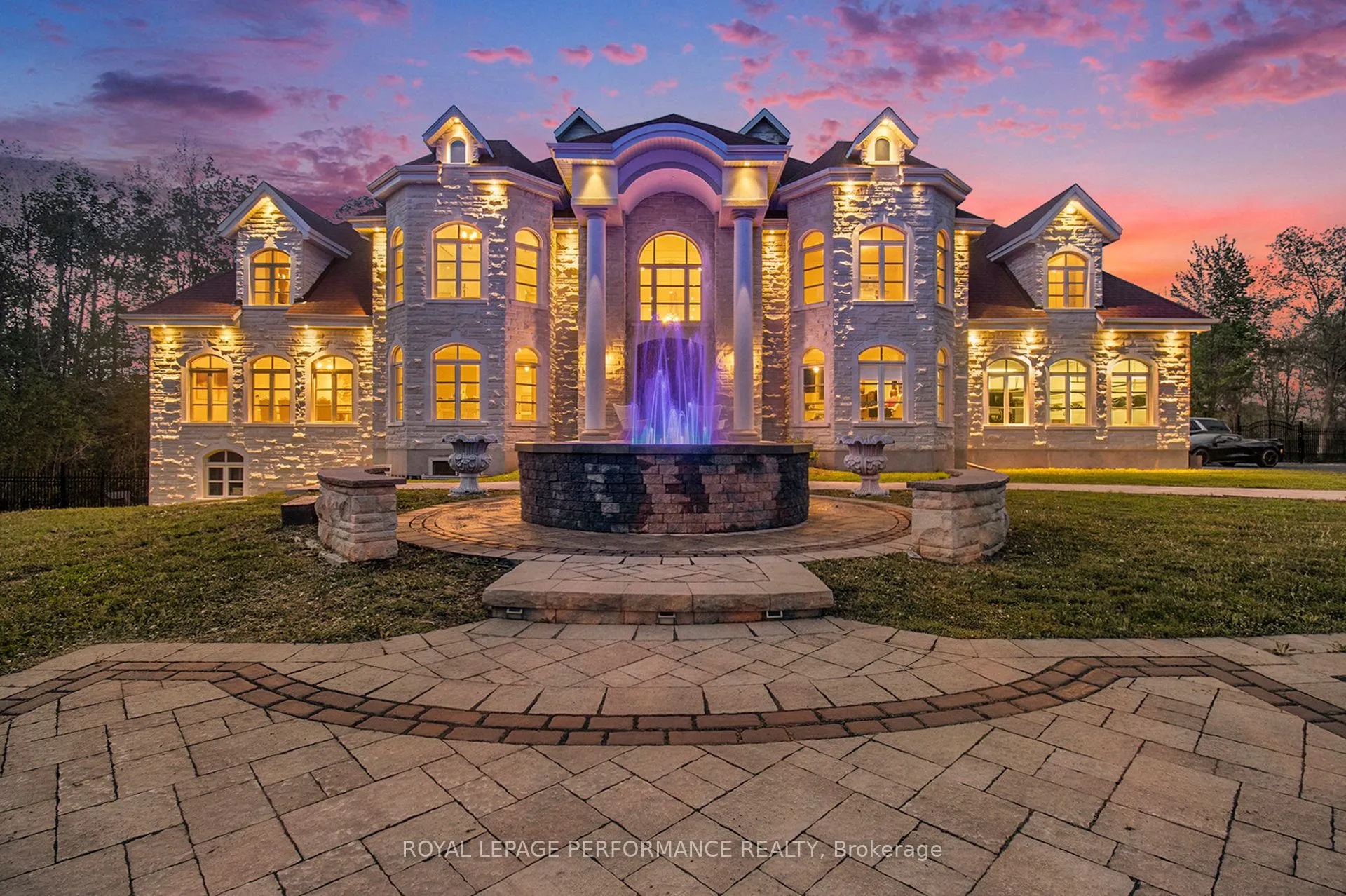 1413 BLACKHORSE Court