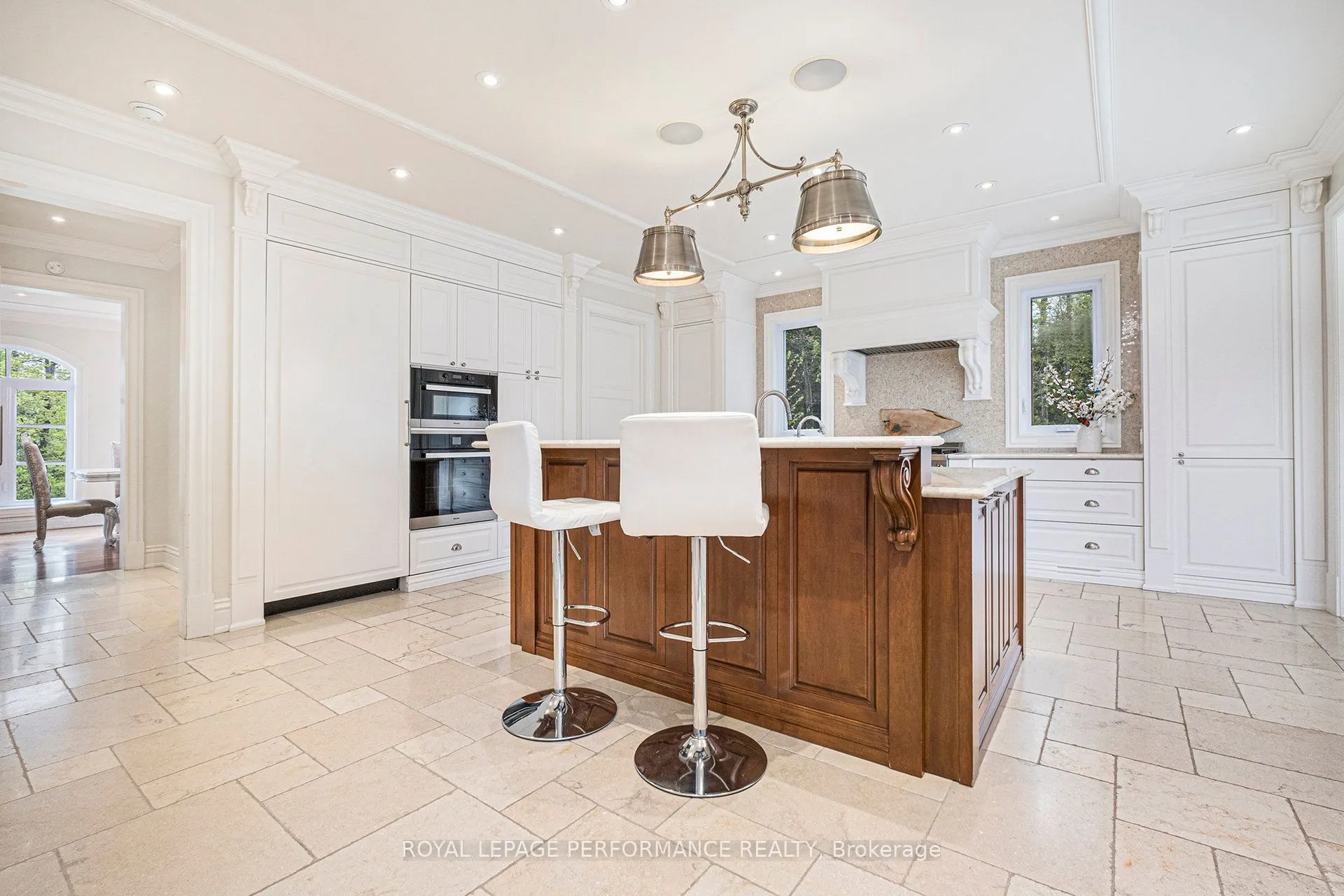 1413 BLACKHORSE Court