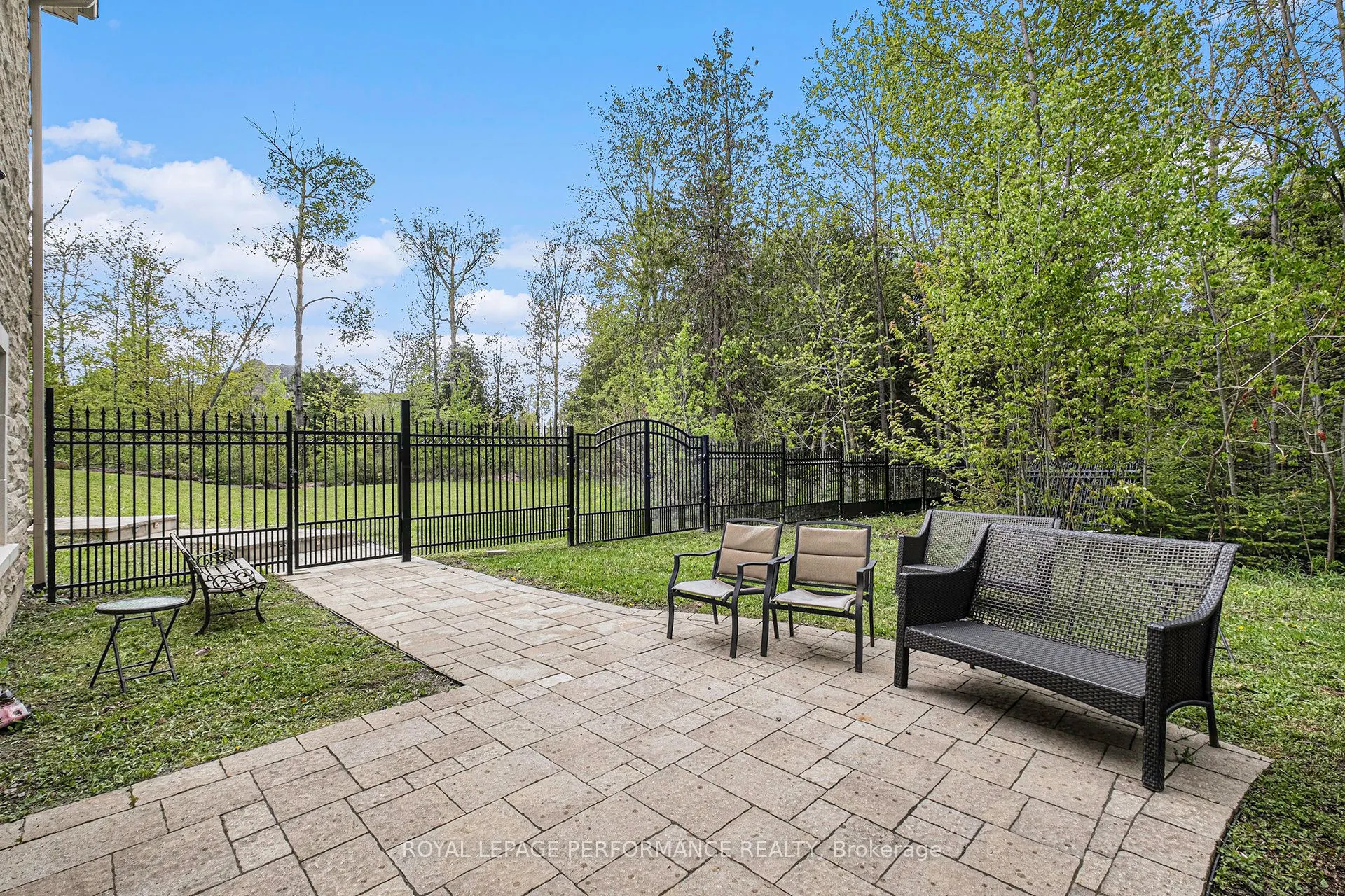 1413 BLACKHORSE Court