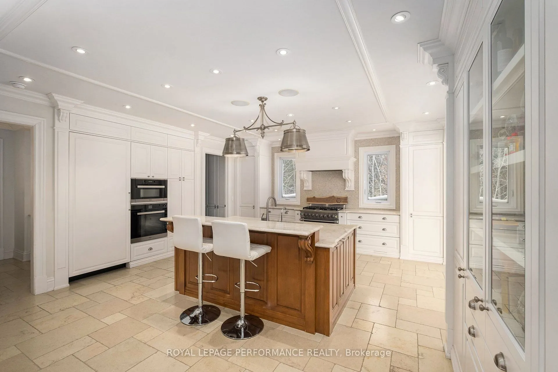 1413 BLACKHORSE Court