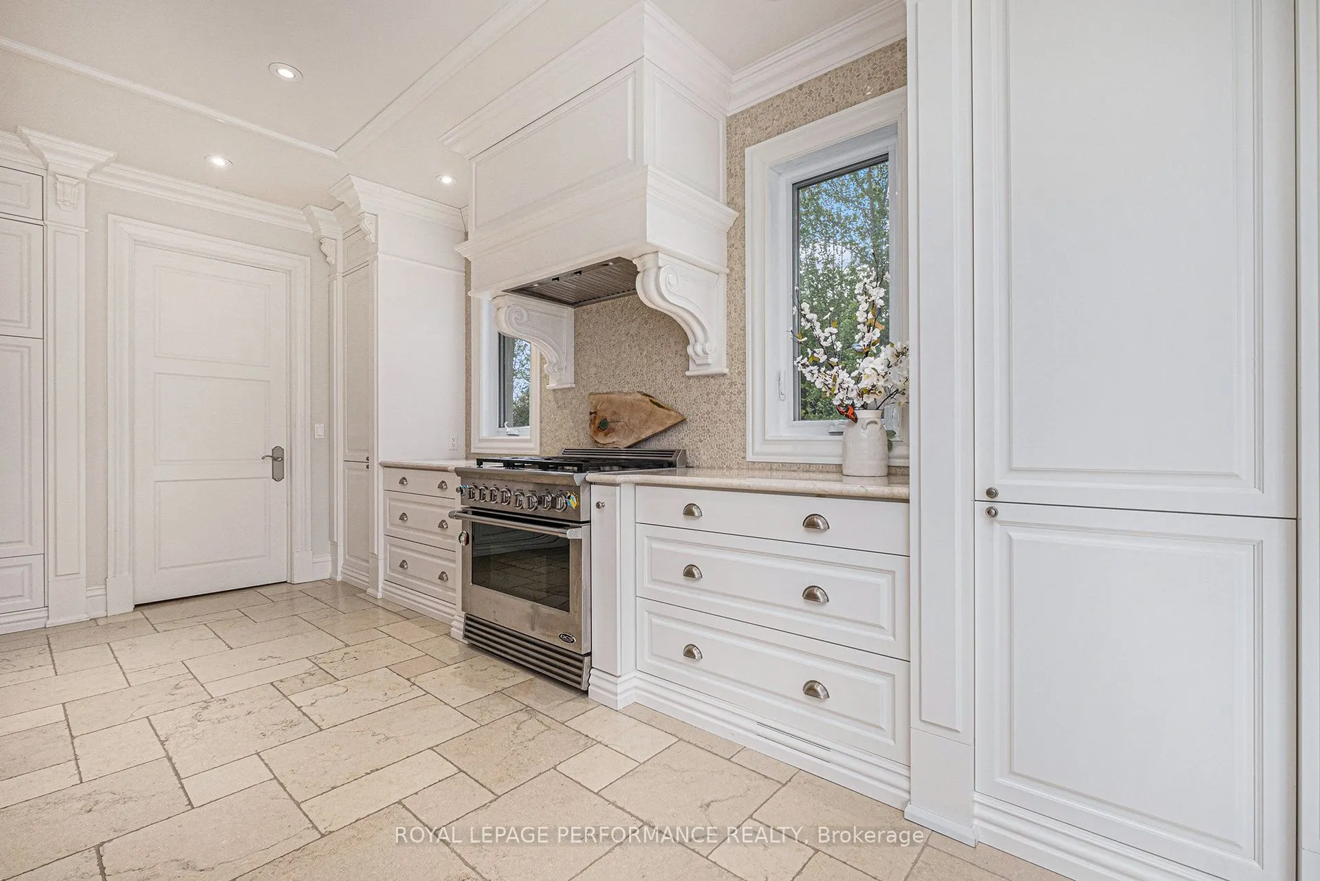 1413 BLACKHORSE Court