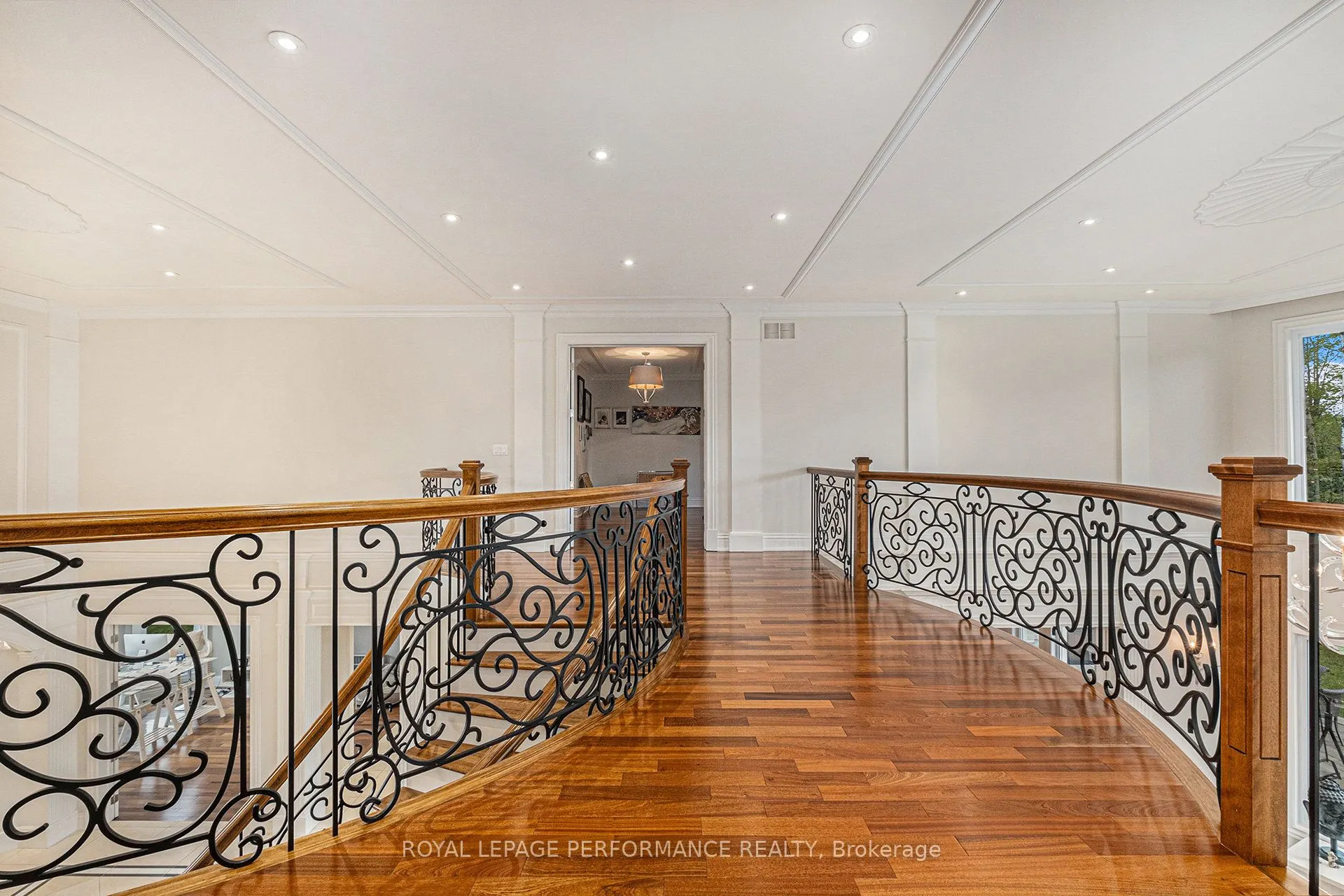 1413 BLACKHORSE Court