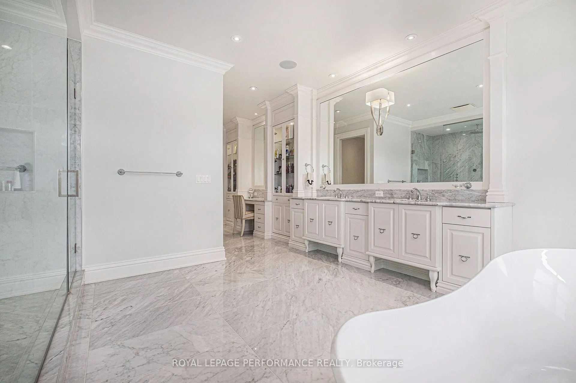 1413 BLACKHORSE Court
