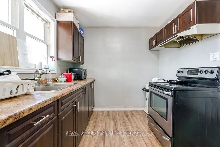 1204-1206 Caswell Crescent