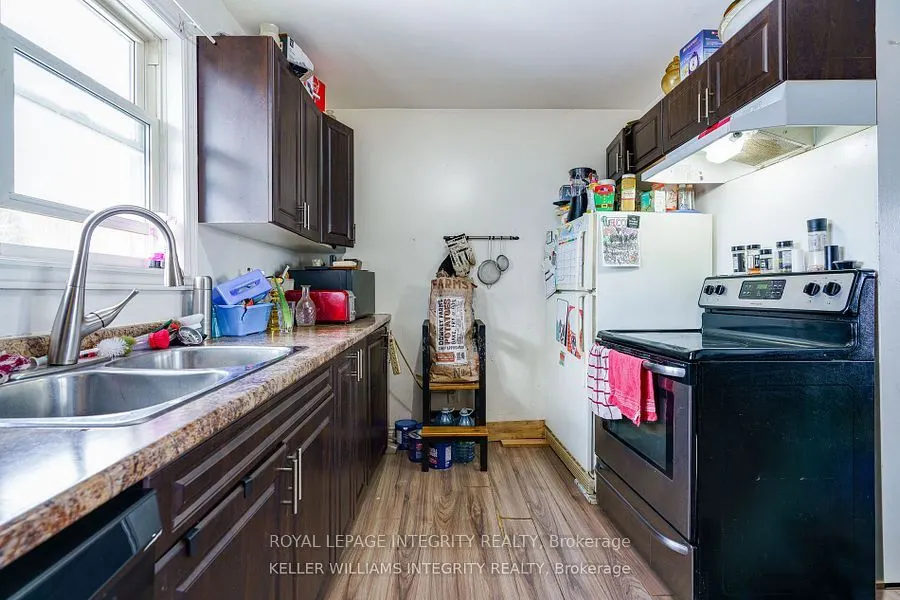 1204-1206 Caswell Crescent