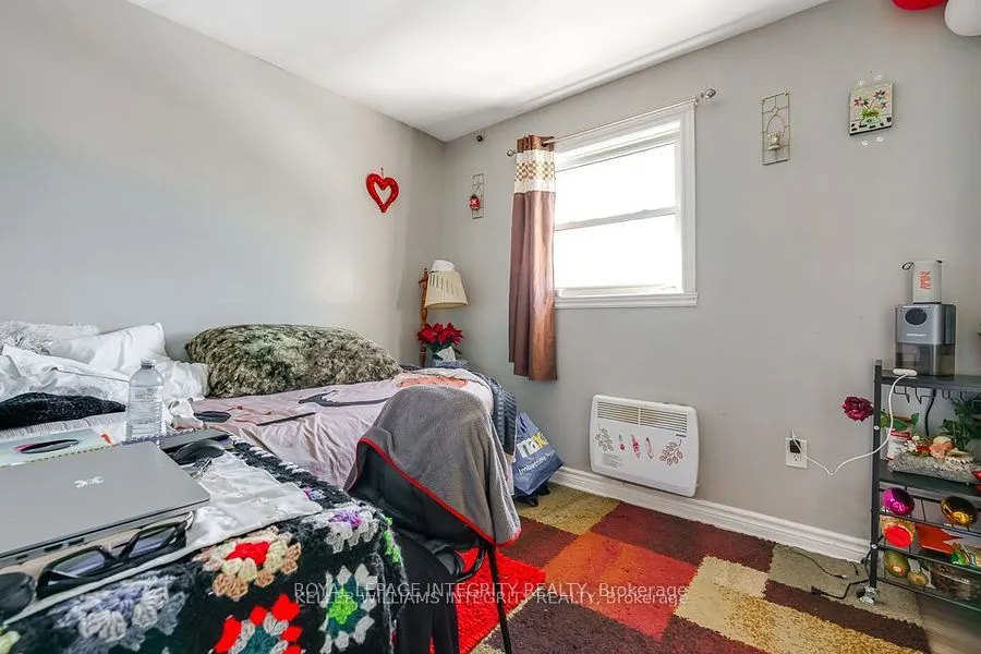 1204-1206 Caswell Crescent
