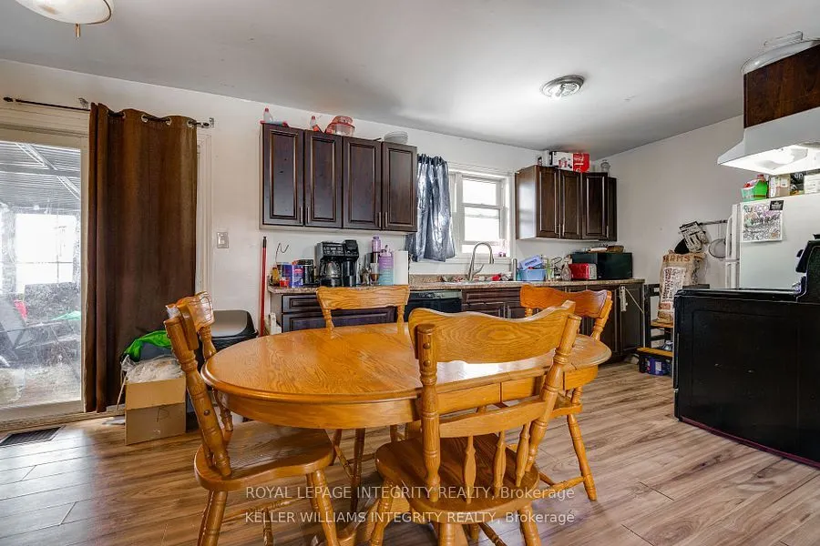 1204-1206 Caswell Crescent