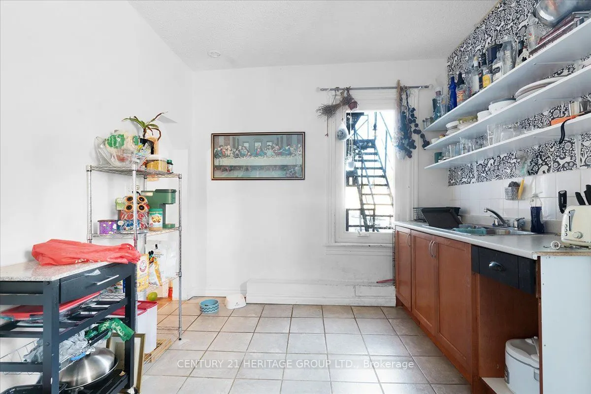 355 BARTON Street E