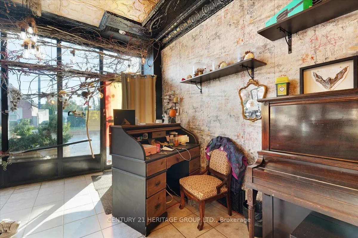 355 BARTON Street E
