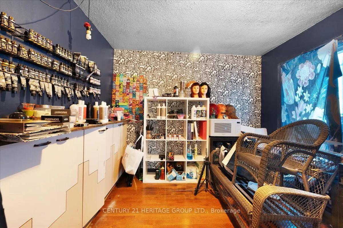 355 BARTON Street E