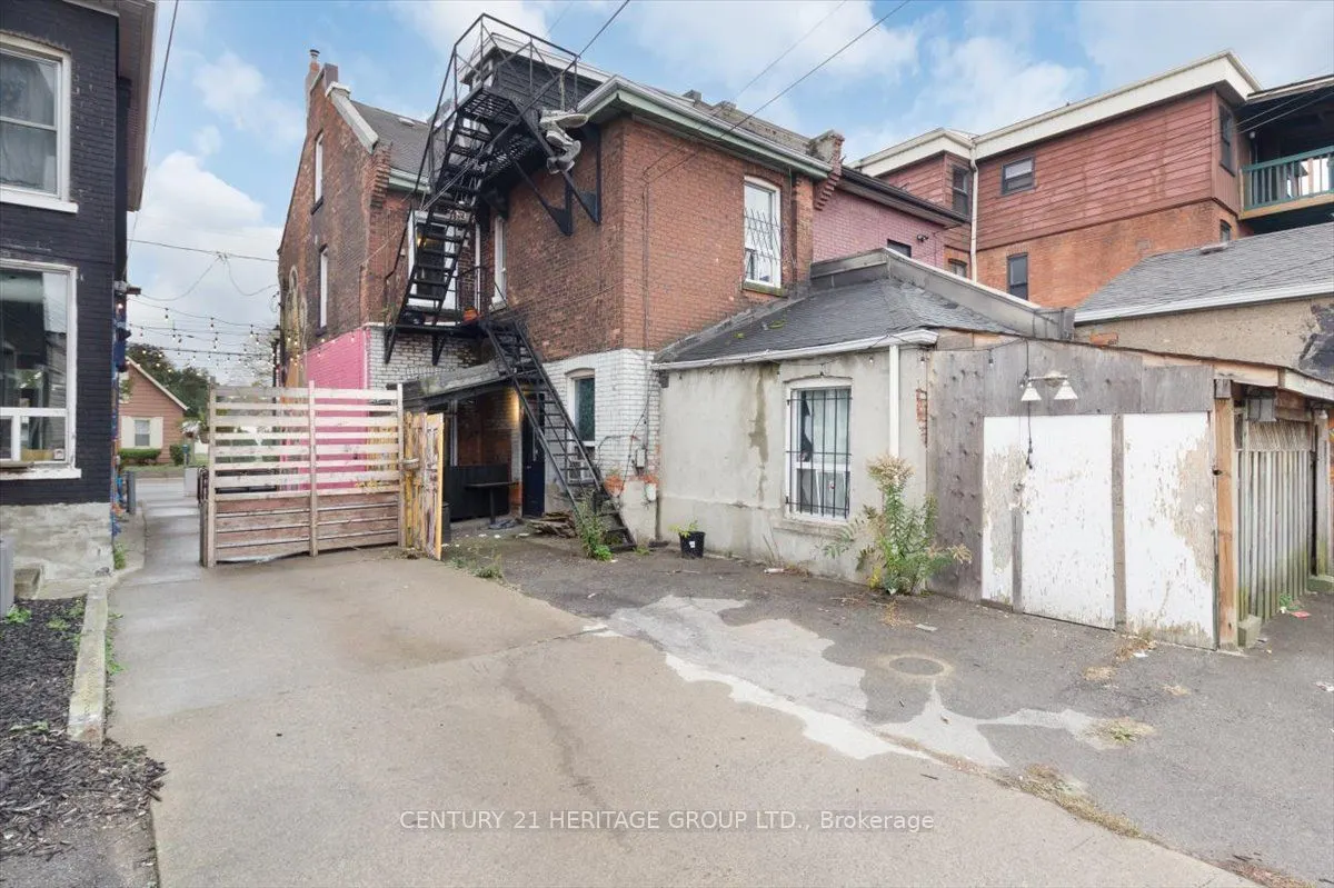 355 BARTON Street E