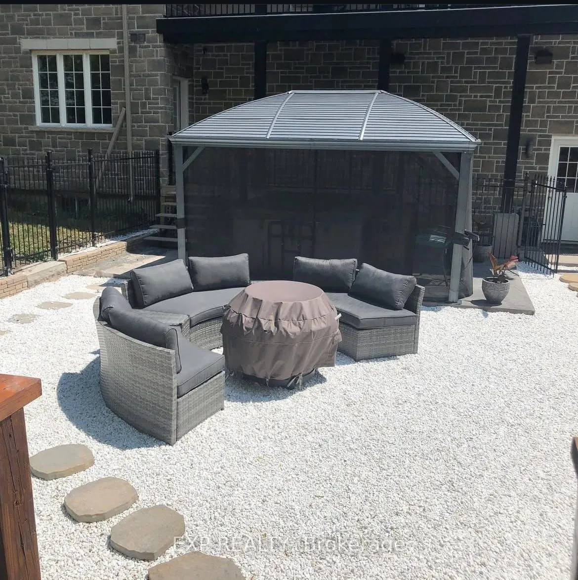 2754 Eagleson Road